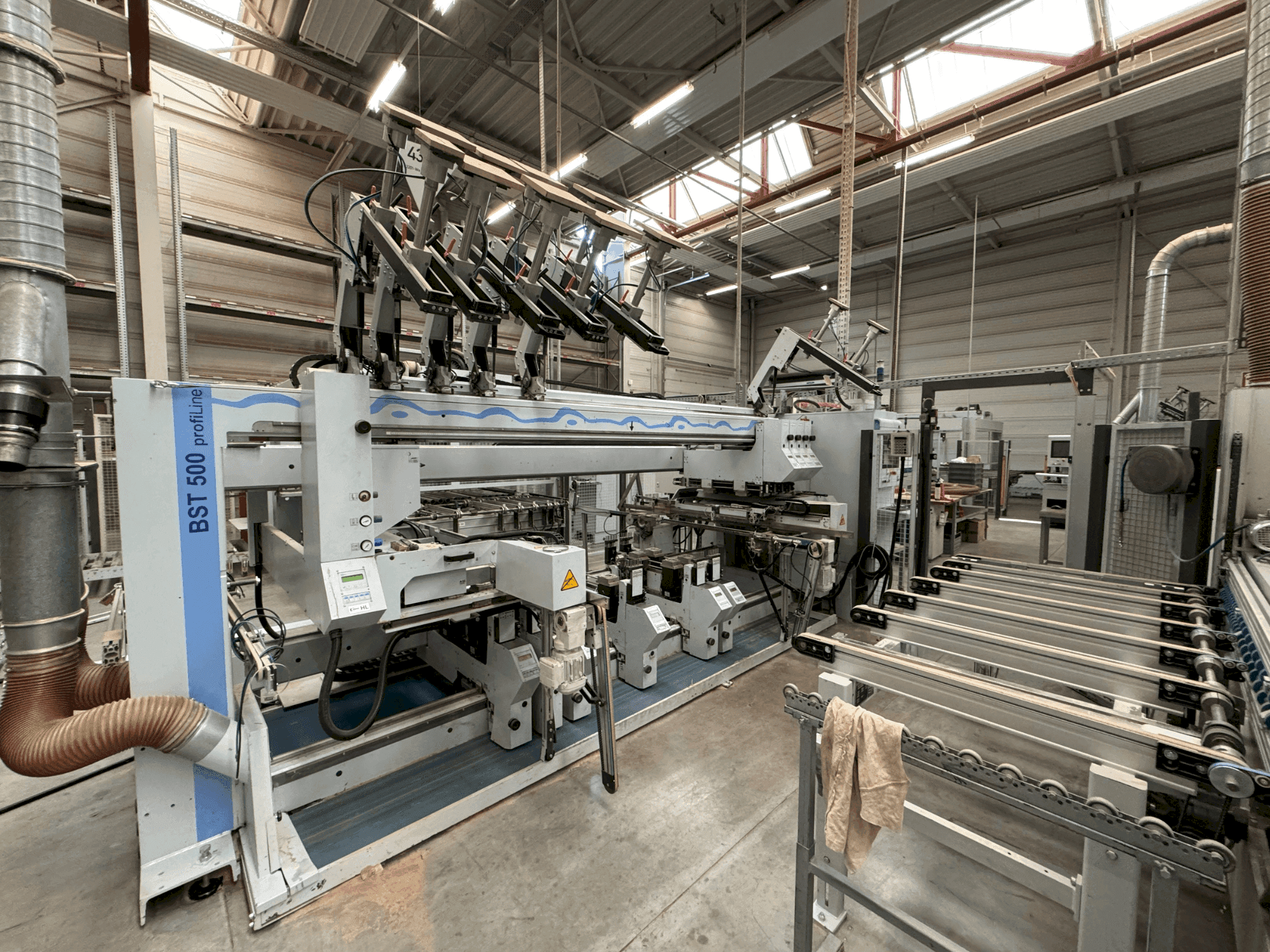 Vooraanzicht van Weeke profiLine BST 500/D machine
