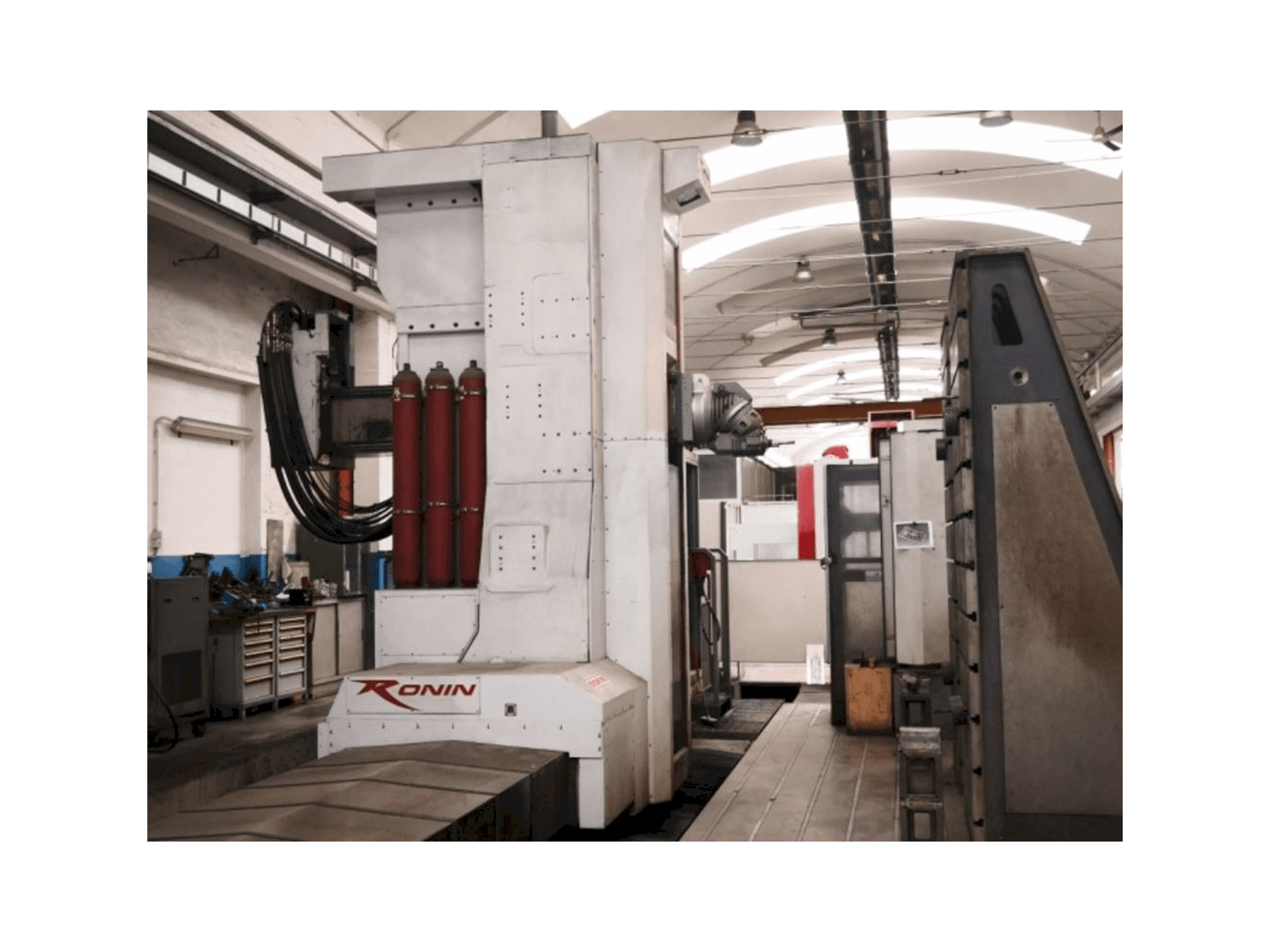 Vooraanzicht van FPT Ronin machine