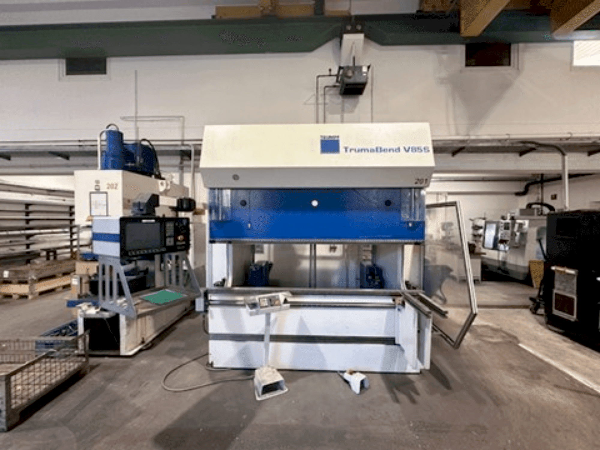 Vooraanzicht van TRUMPF TrumaBend V85S machine