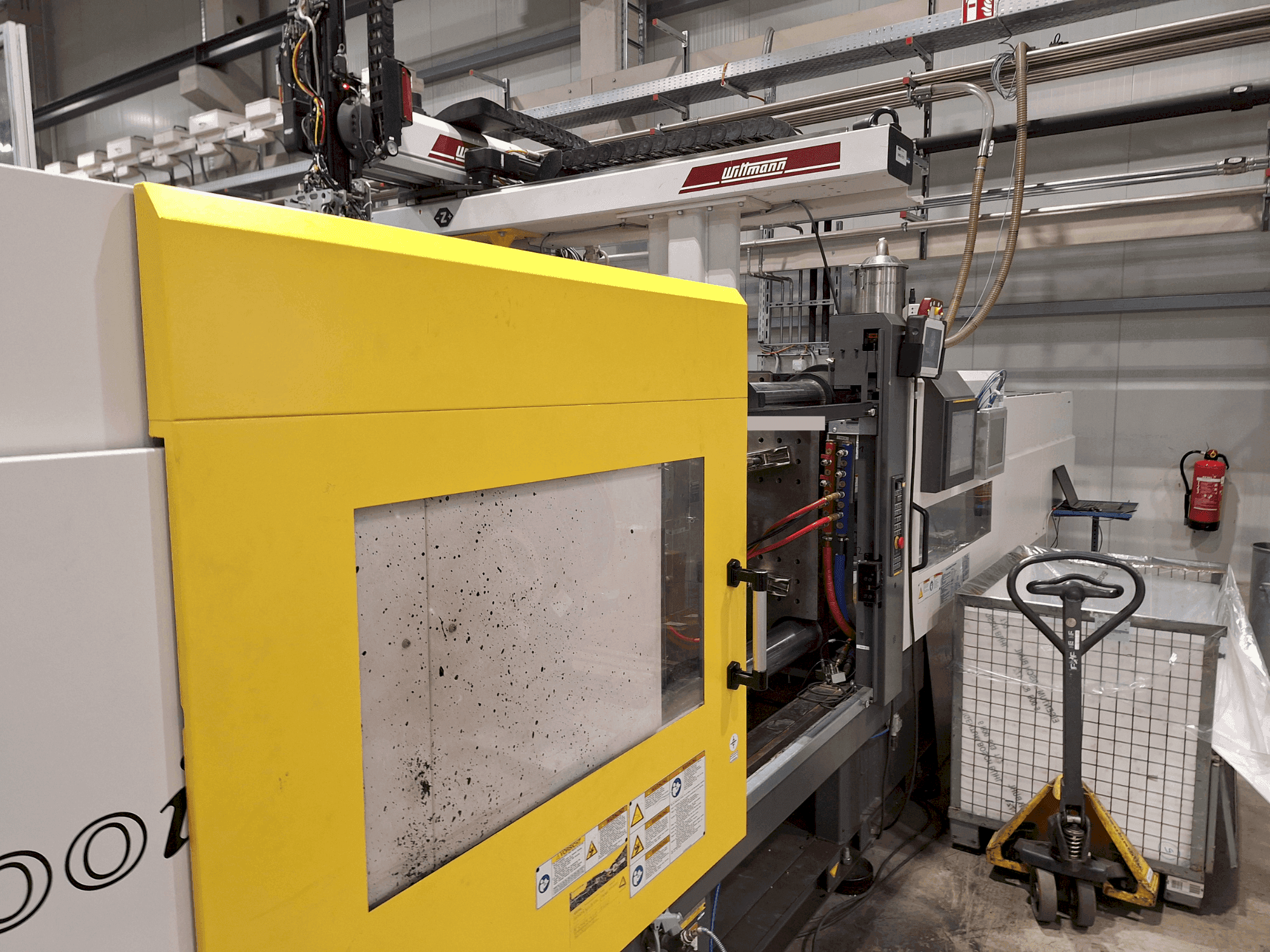 Vooraanzicht van FANUC Roboshot S300iA machine