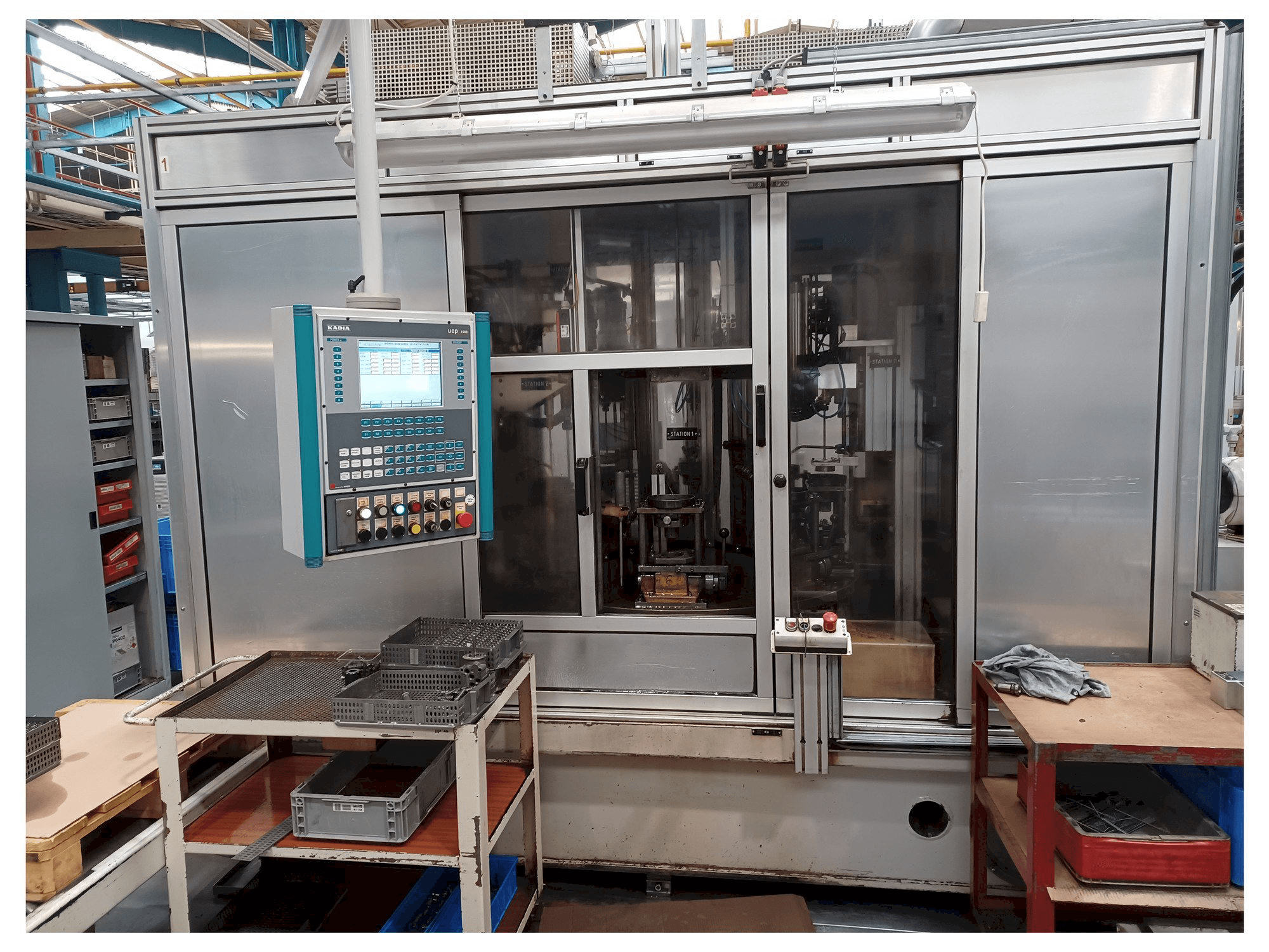 Vooraanzicht van KADIA 2PH 60/250R machine