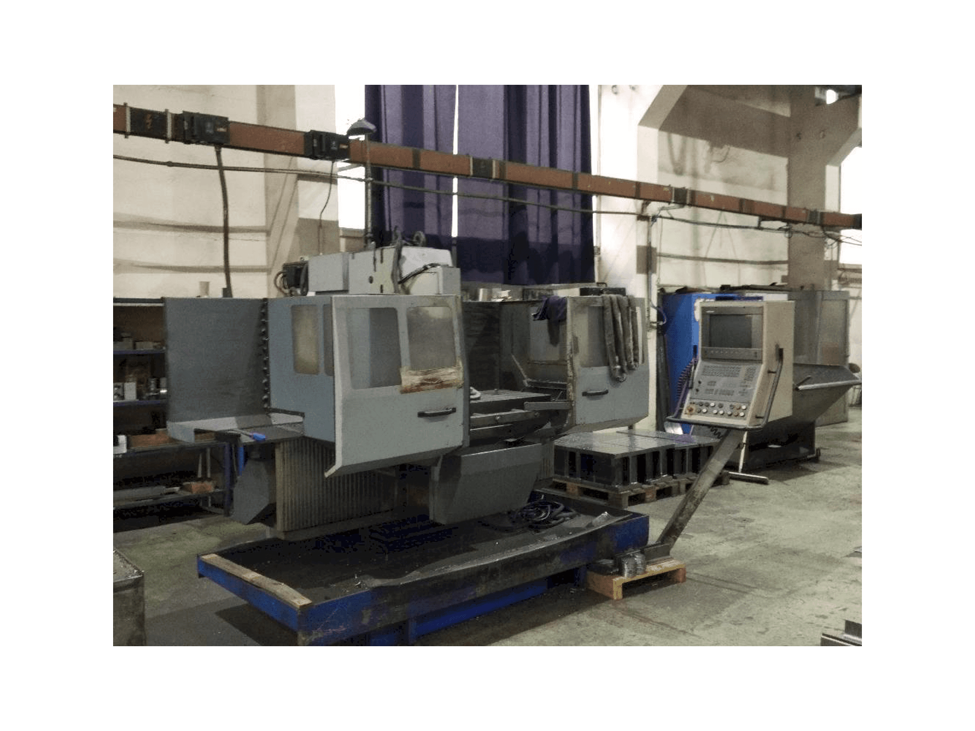 Vooraanzicht van TOS FGS 50 CNC-B machine