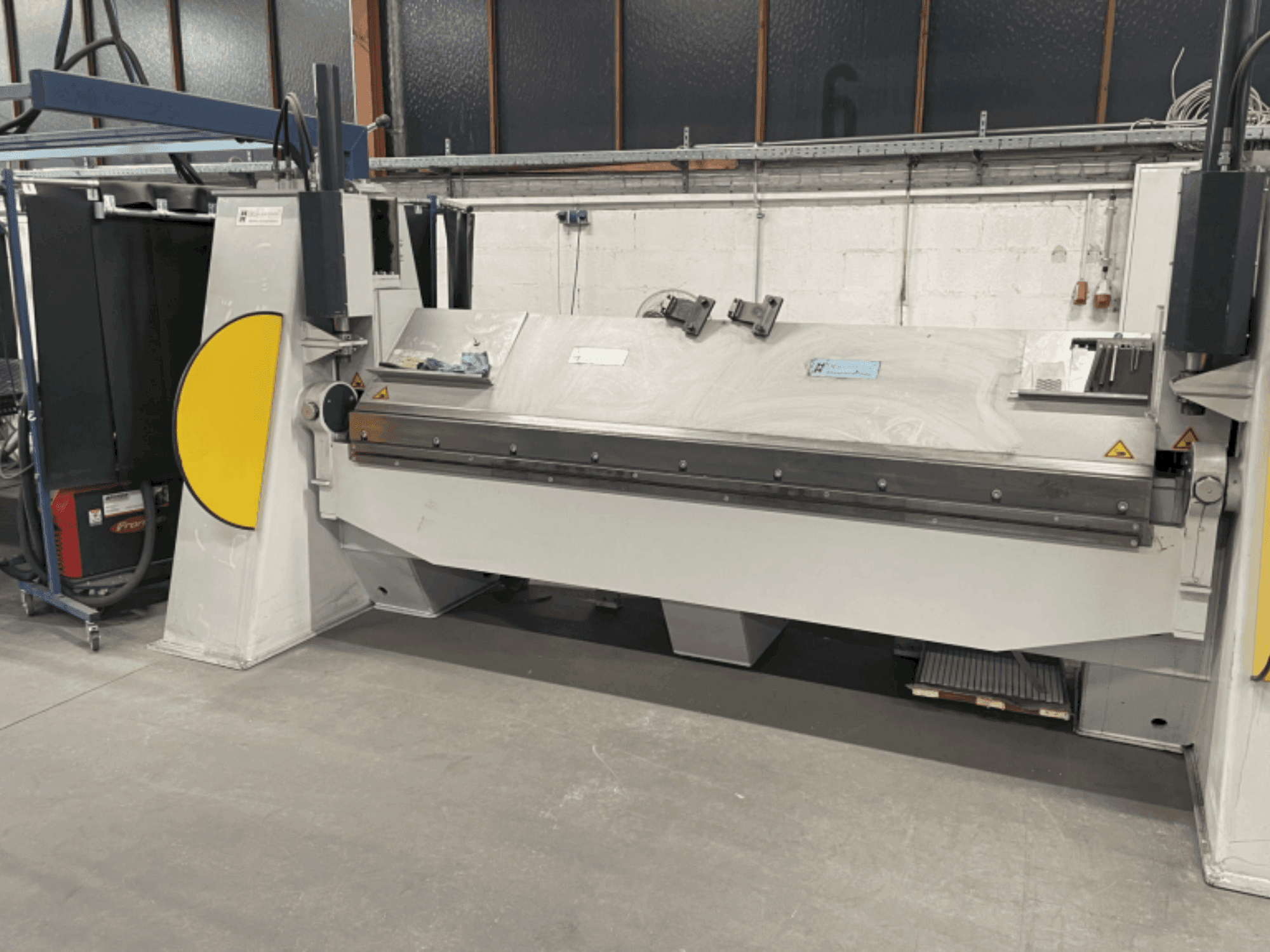 Vooraanzicht van DR. HOCHSTRATE SBM 3000/6 (2018) machine