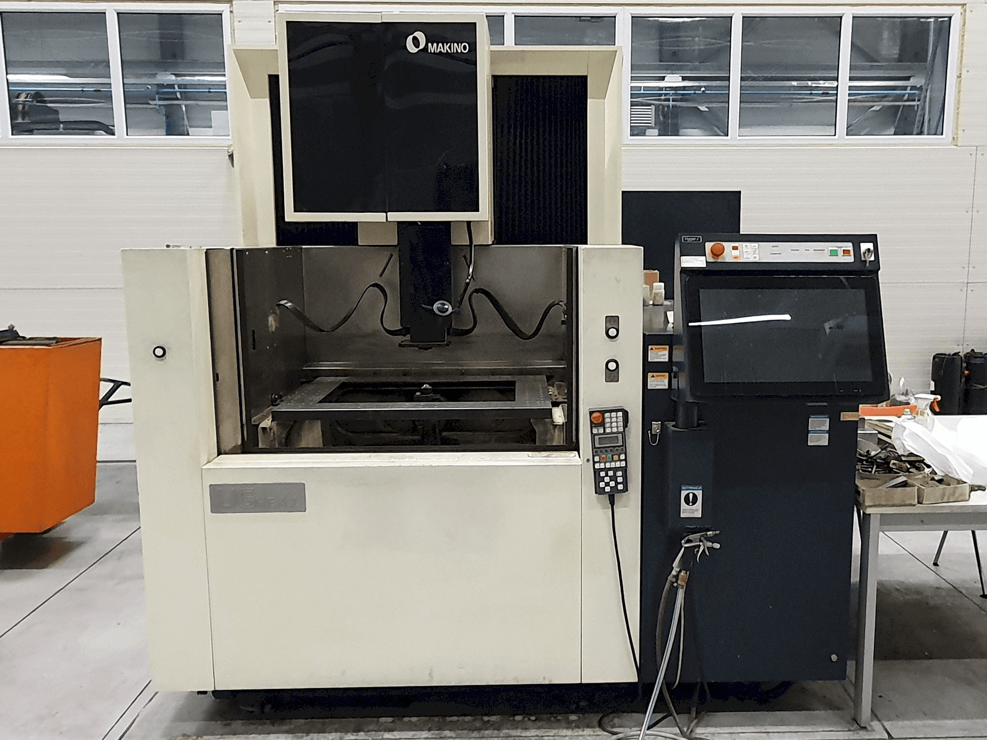 Vooraanzicht van Makino U6 H.E.A.D. machine