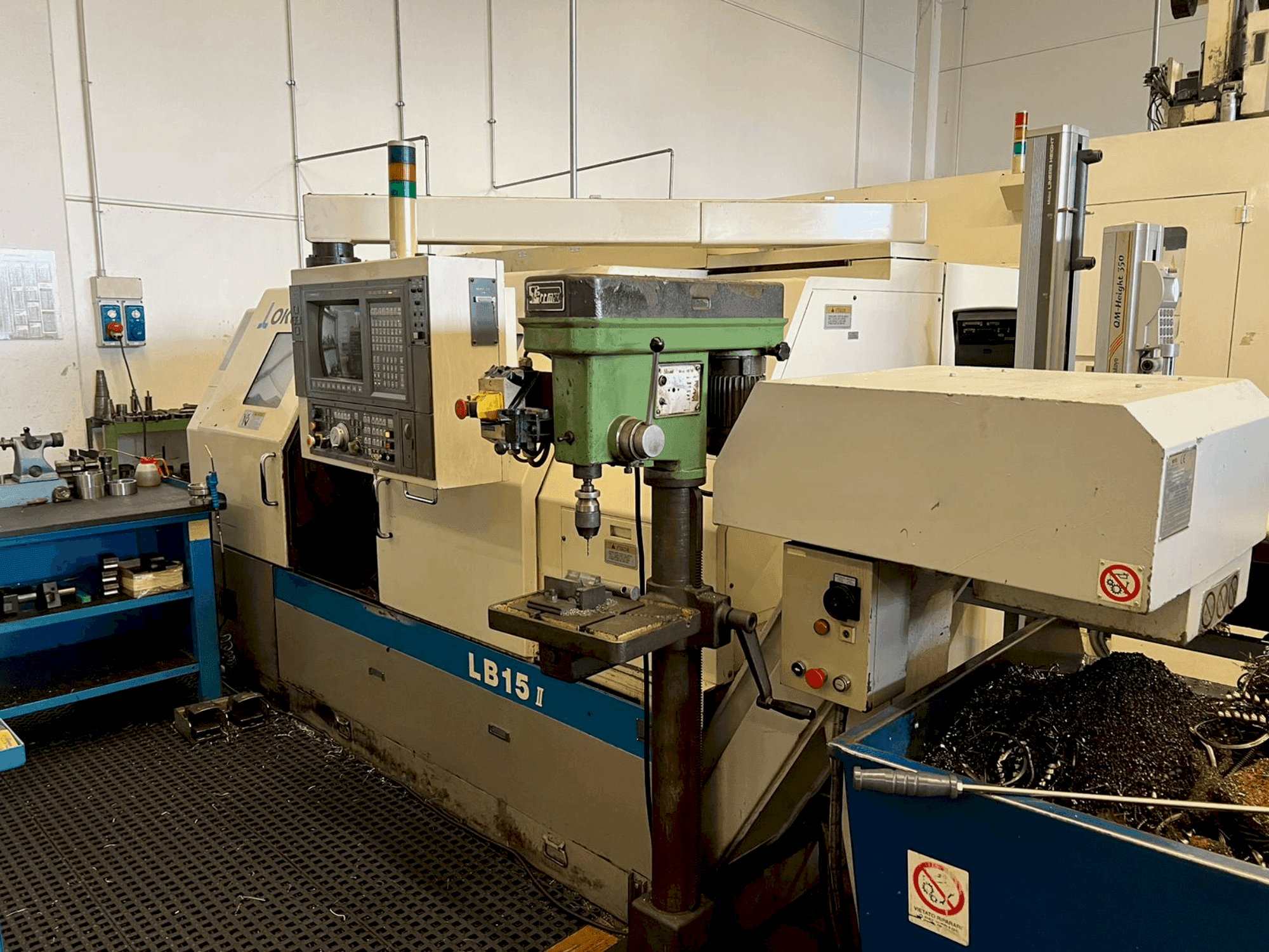 Vooraanzicht van Okuma LB 15-II M machine