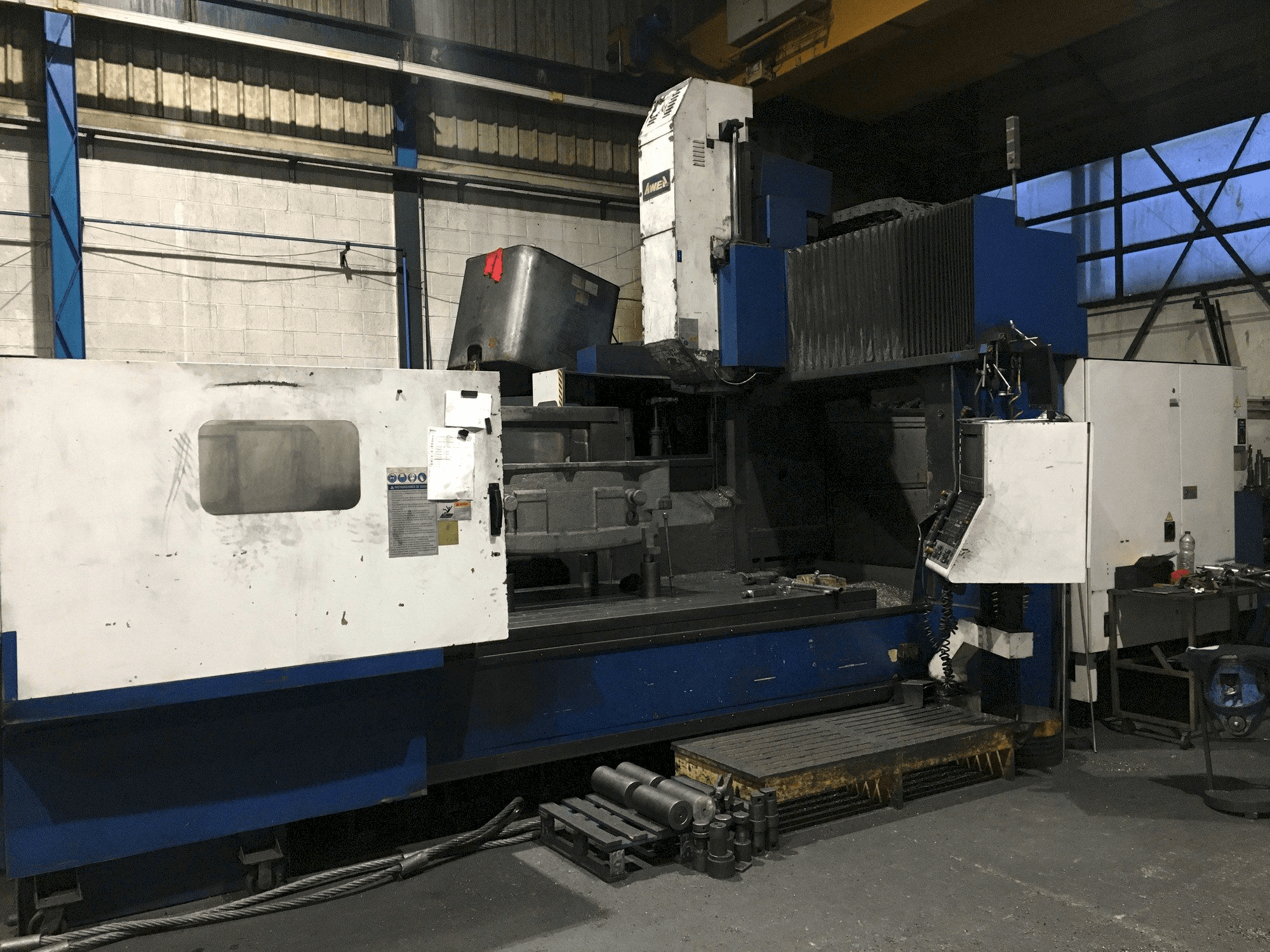 Vooraanzicht van AWEA SP 3016 machine