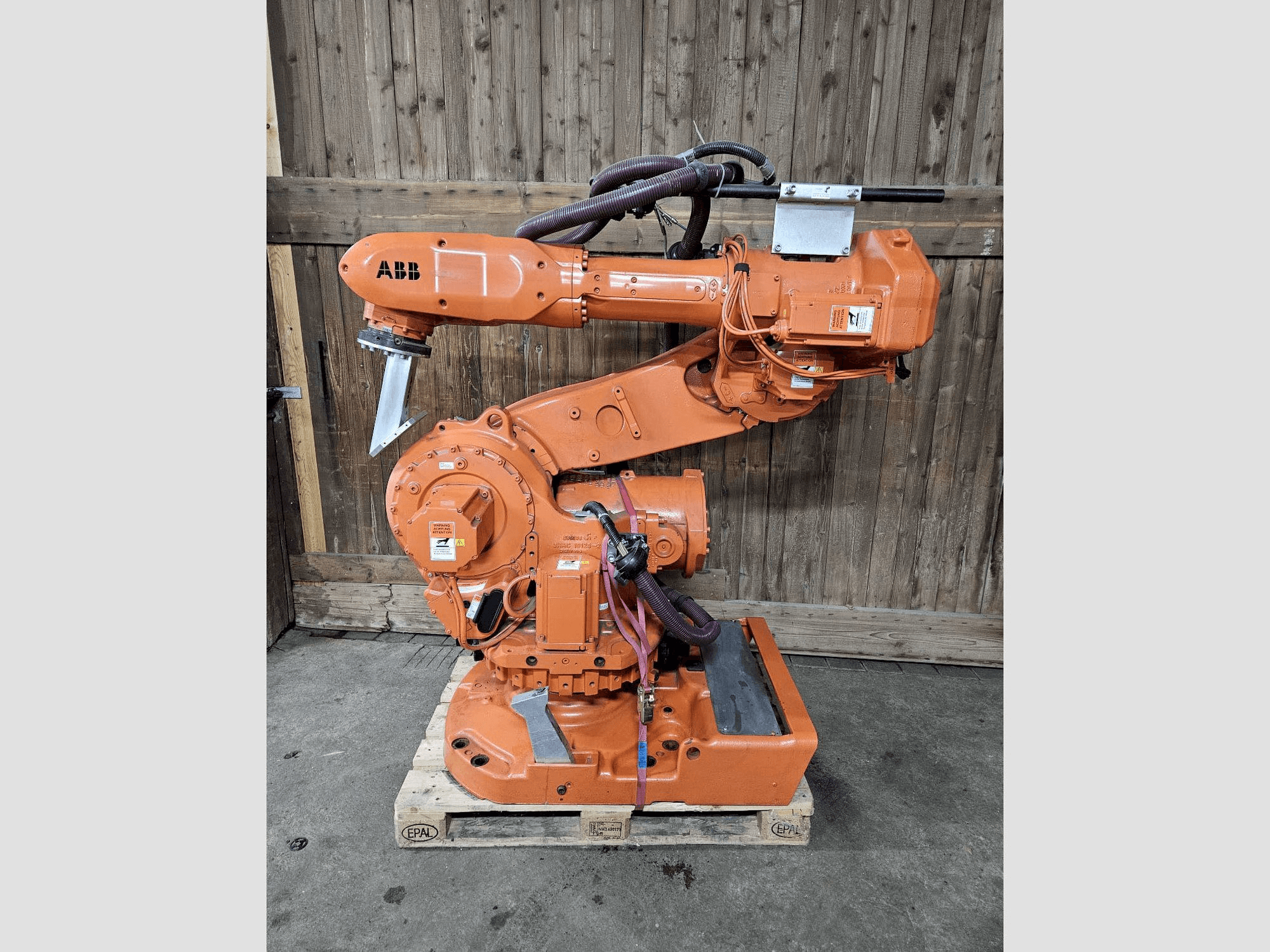 Vooraanzicht van ABB IRB 6600-175/2.55 machine