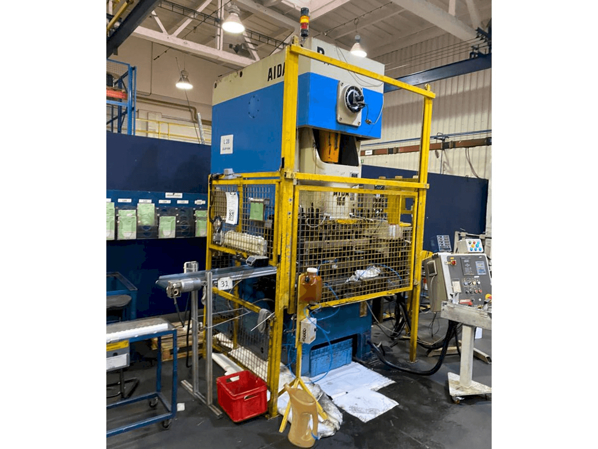 Vooraanzicht van AIDA NC 1-150 machine