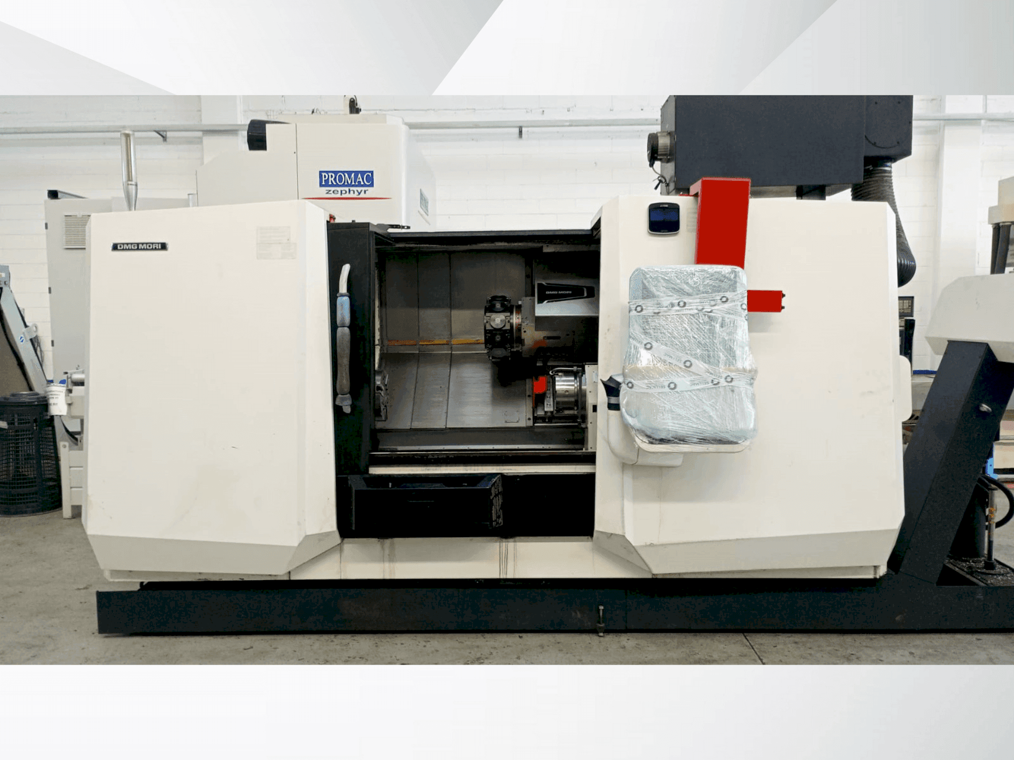 Vooraanzicht van DMG MORI CLX 550 machine