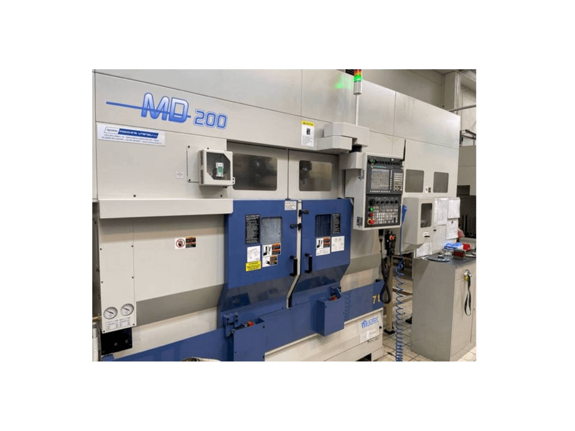 Vooraanzicht van Muratec MD 200 machine