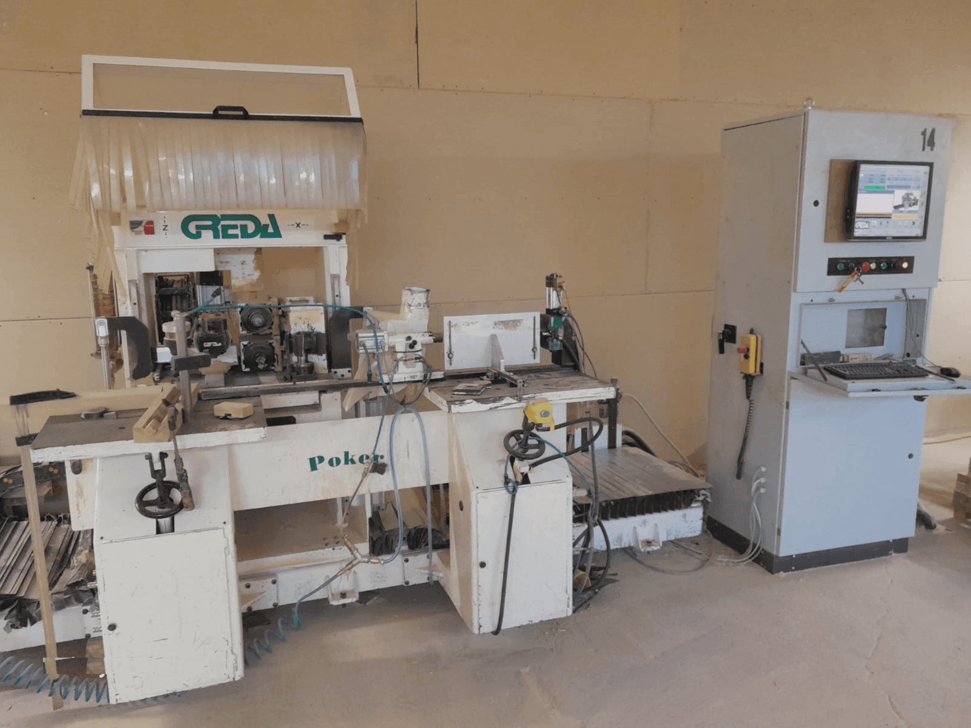 Vooraanzicht van GREDA POKER machine