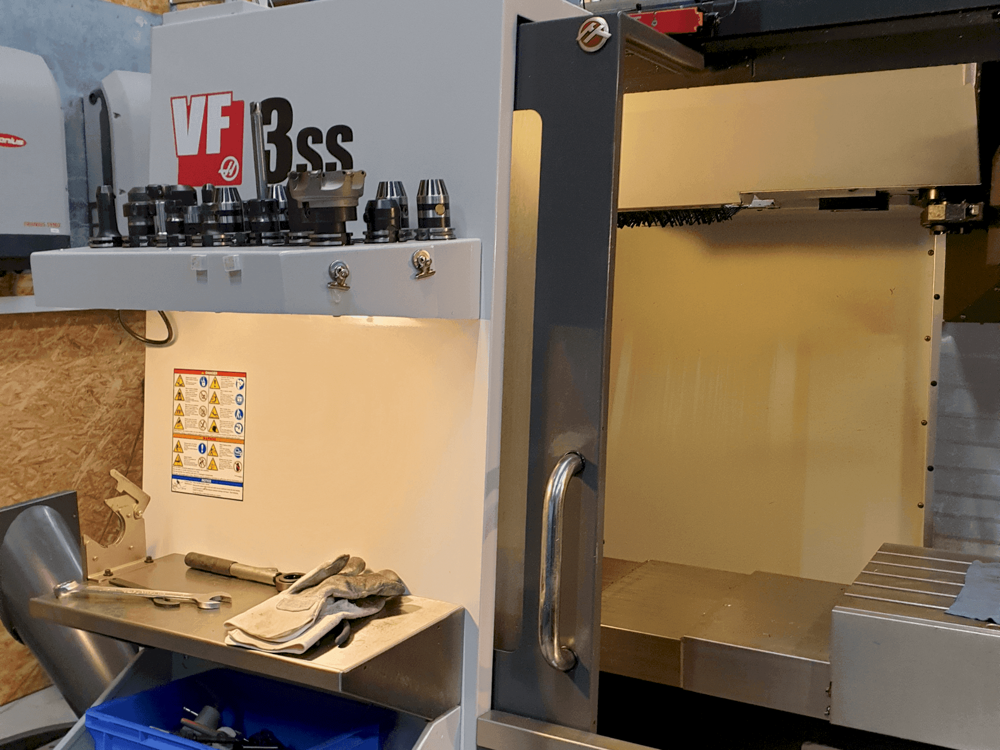 Vooraanzicht van HAAS VF-3SS machine