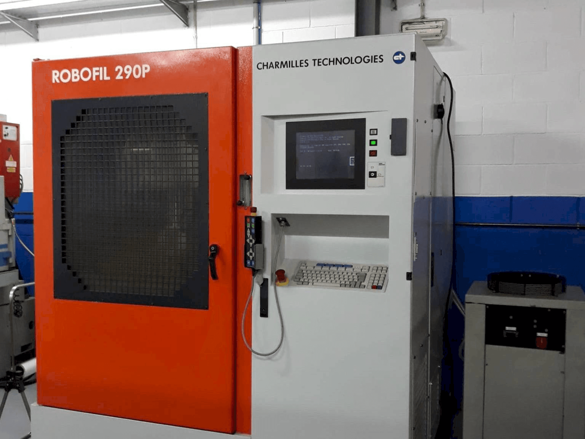 Vooraanzicht van CHARMILLES ROBOFIL 290 P machine