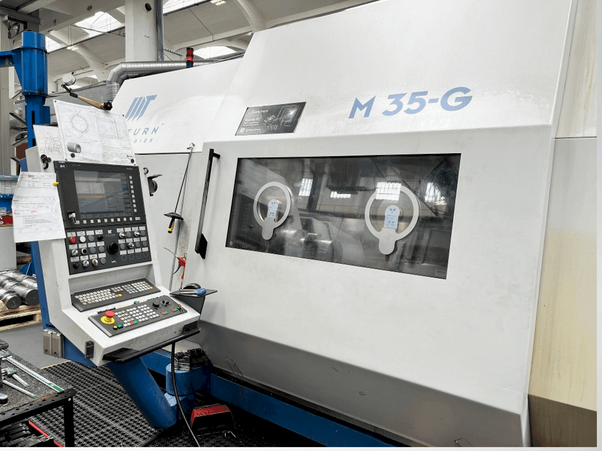 Vooraanzicht van WFL Millturn M 35-G machine