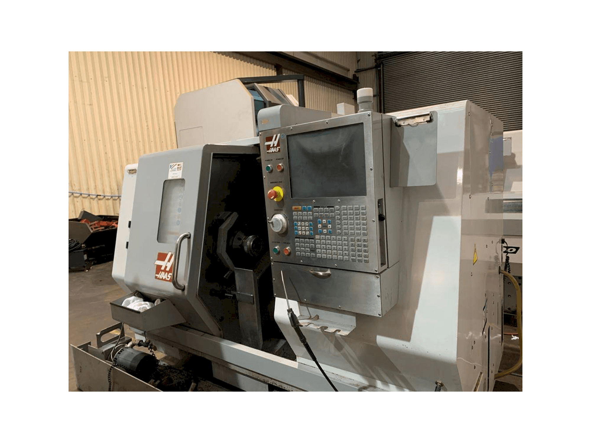 Vooraanzicht van HAAS SL-20 machine