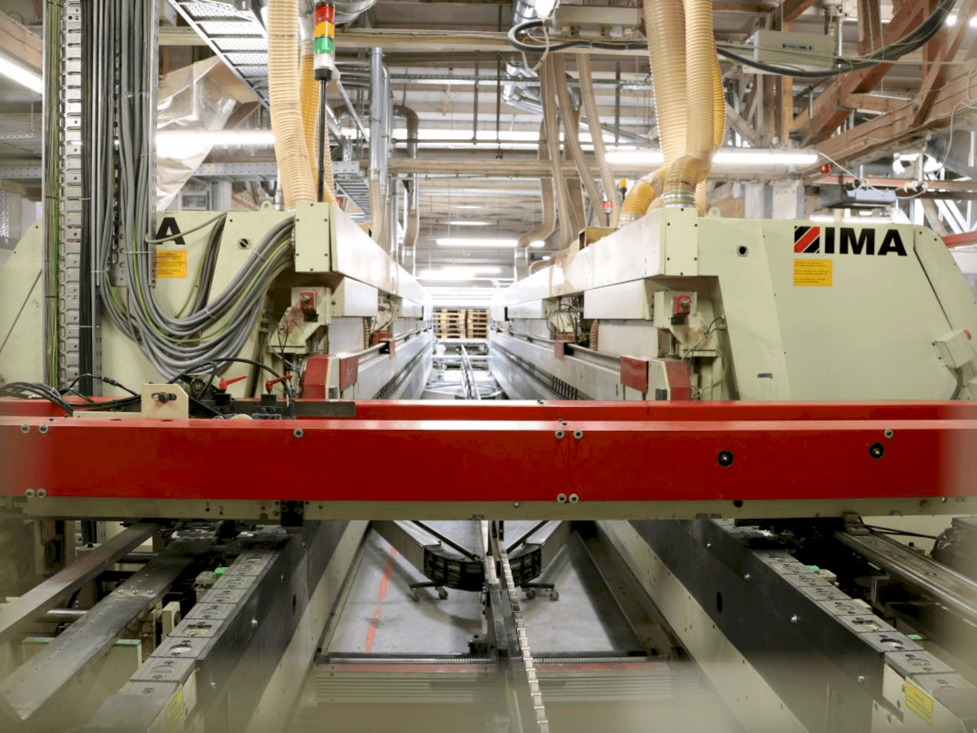 Vooraanzicht van IMA Angular transfer machine