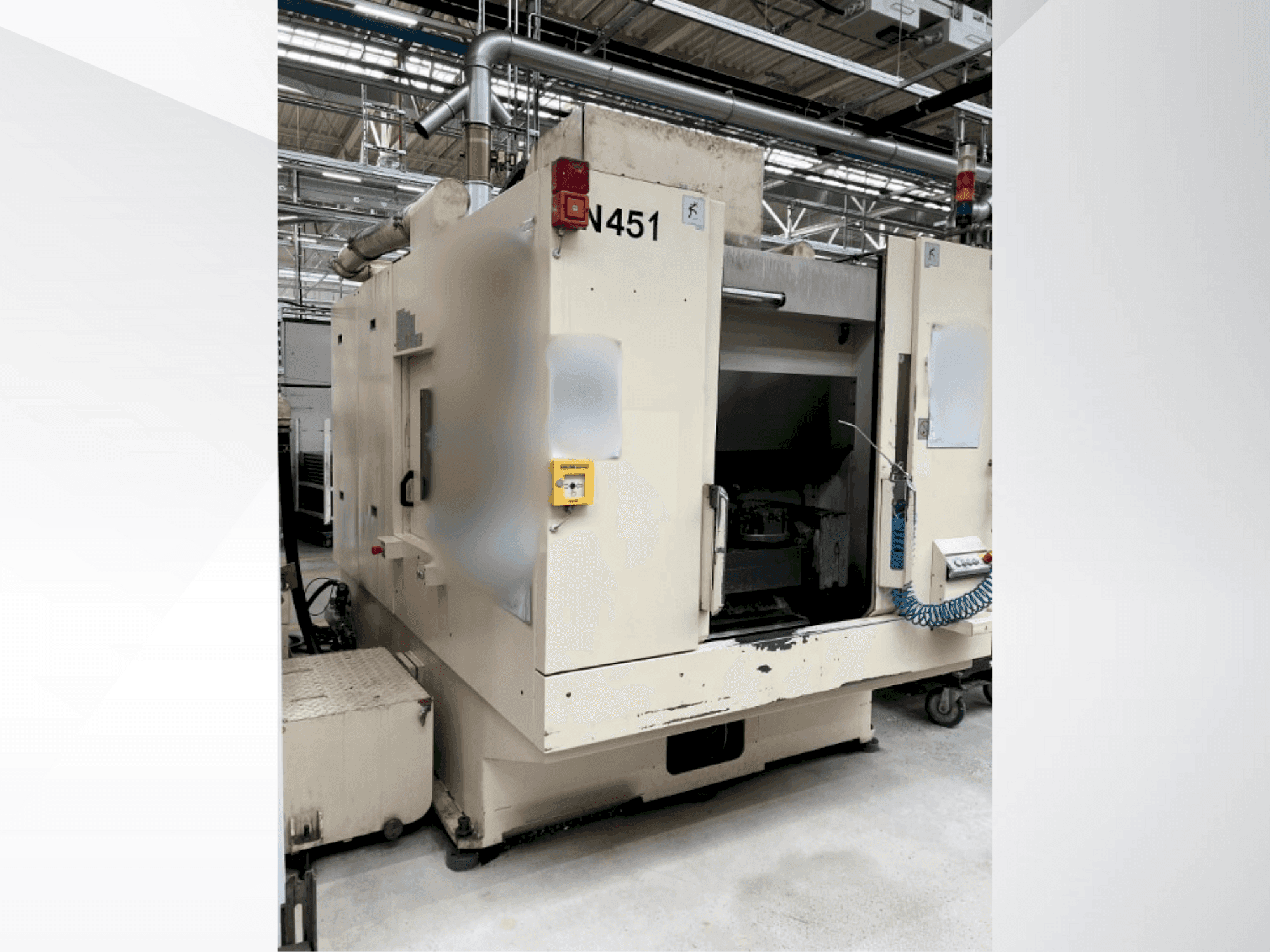 Vooraanzicht van CHIRON DZ 18 W machine