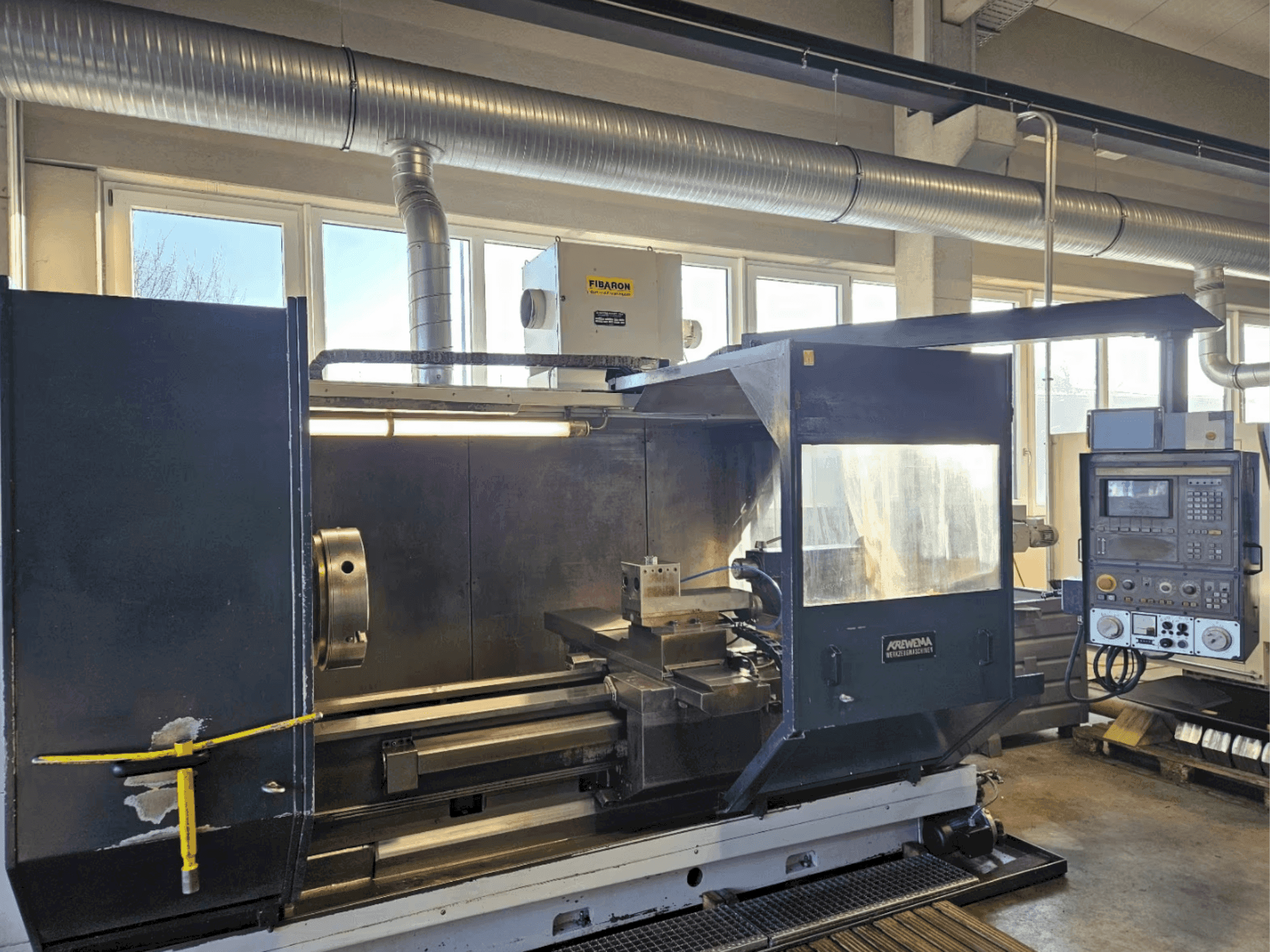 Vooraanzicht van KREWEMA HFDM 40 machine