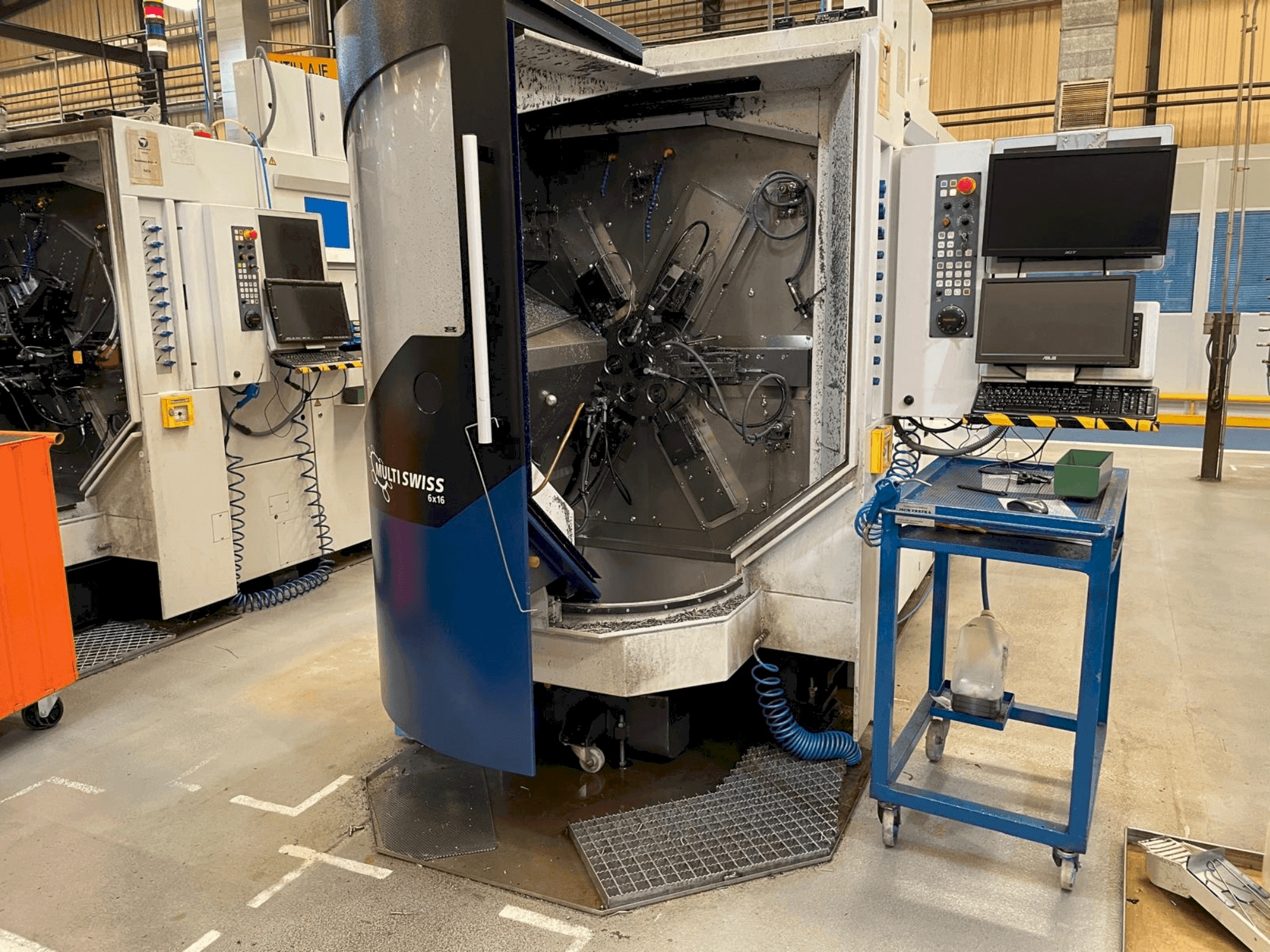 Vooraanzicht van TORNOS MultiSwiss 6x16 machine