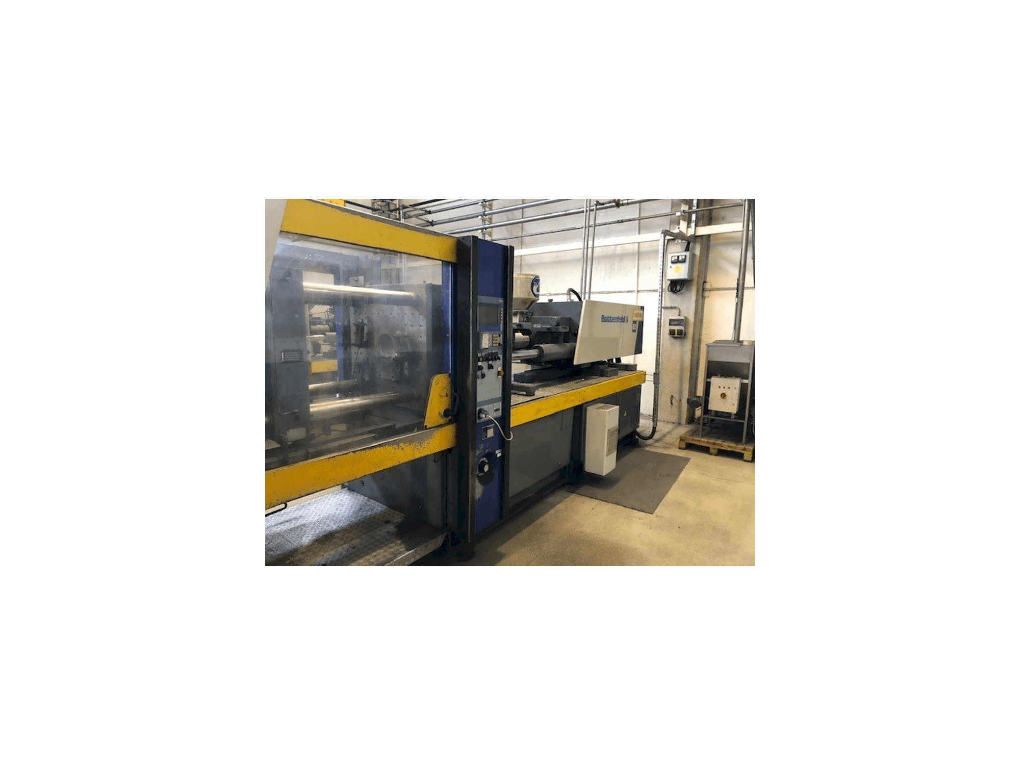 Vooraanzicht van Battenfeld BC-T 1800 /1000 machine