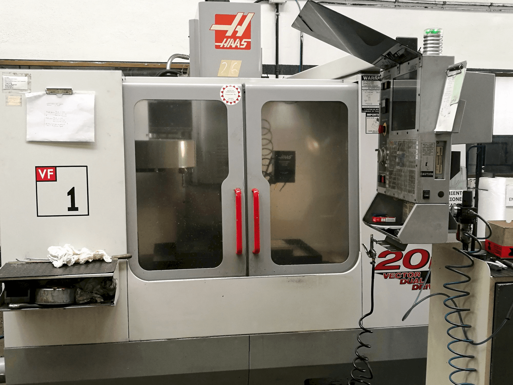 Vooraanzicht van HAAS VF 1 machine