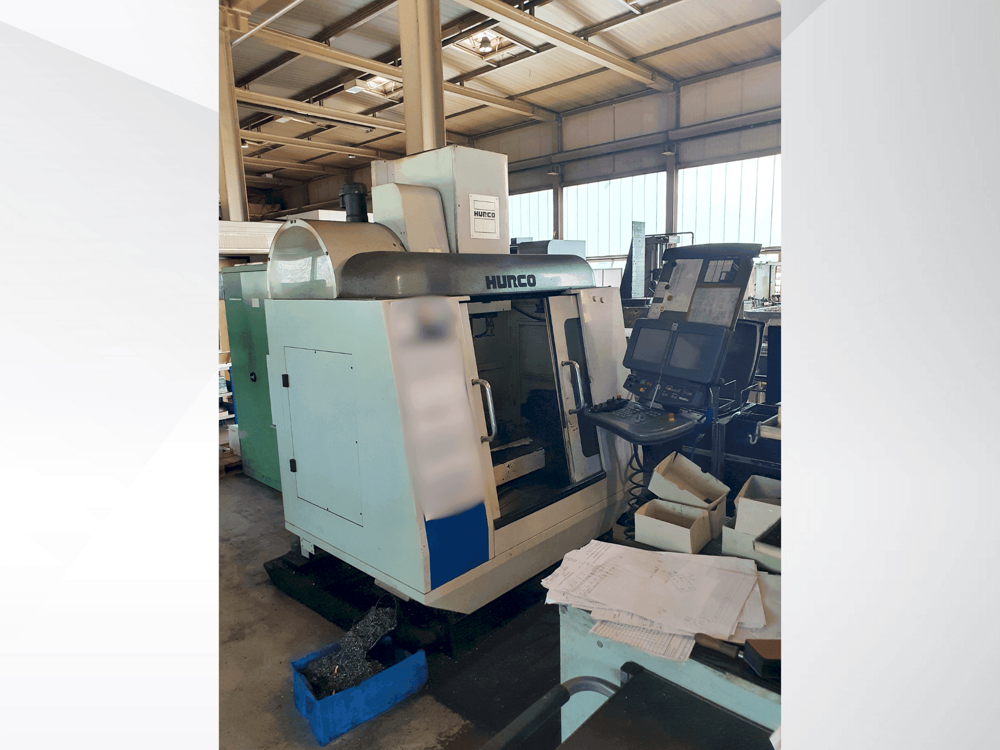 Vooraanzicht van Hurco VMX42T machine