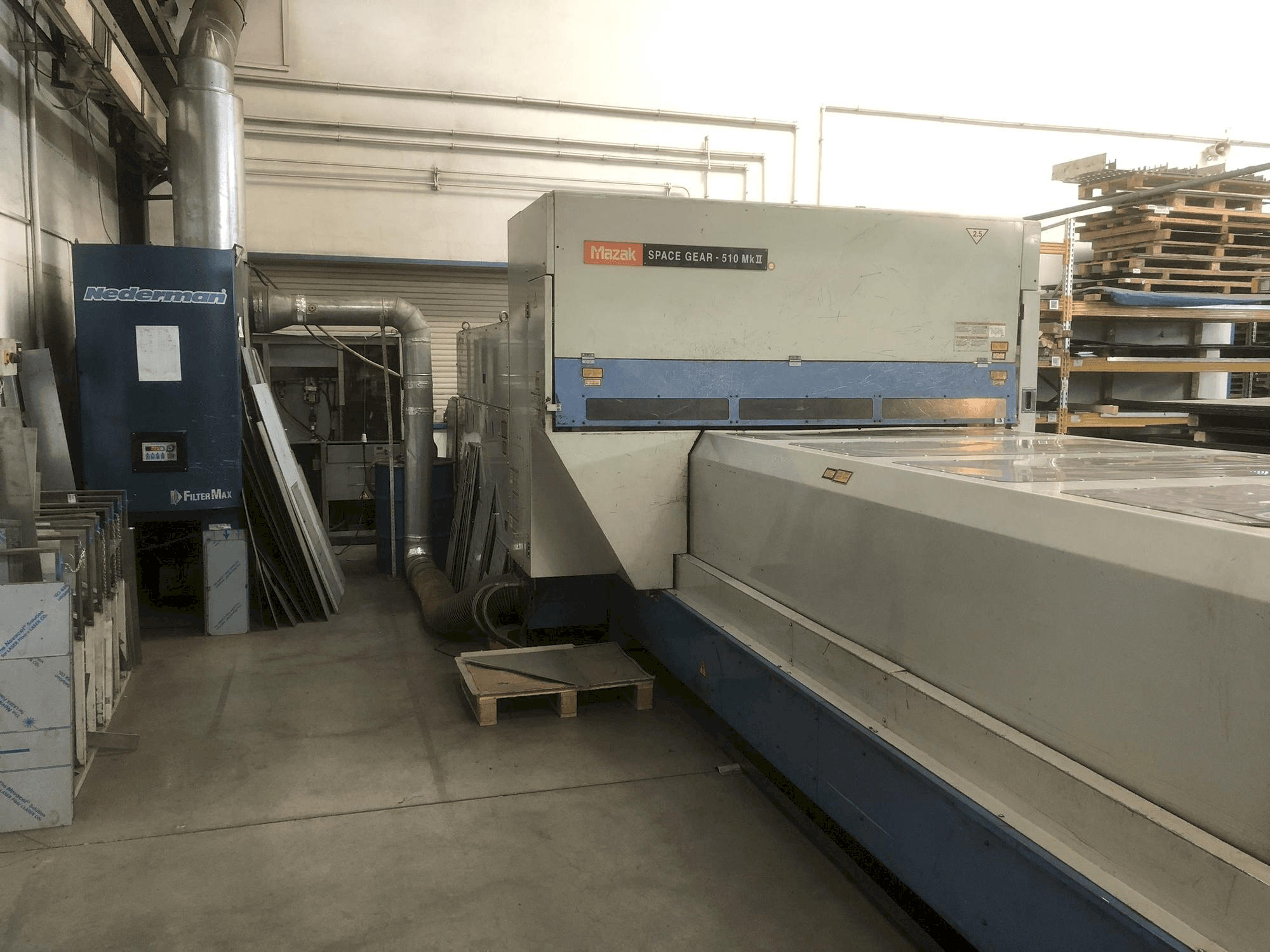 Vooraanzicht van Mazak SPACE GEAR-510 Mk II machine