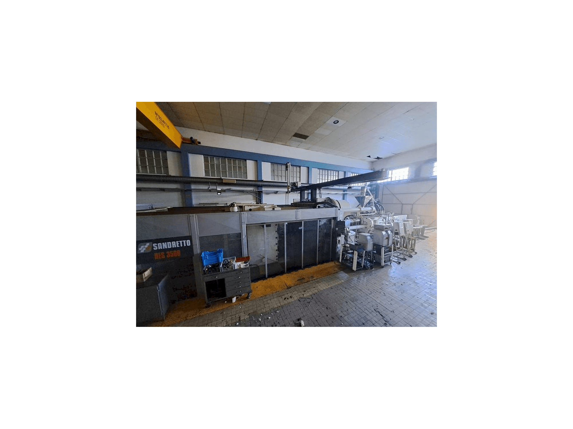 Vooraanzicht van SANDRETTO HES 3500 machine