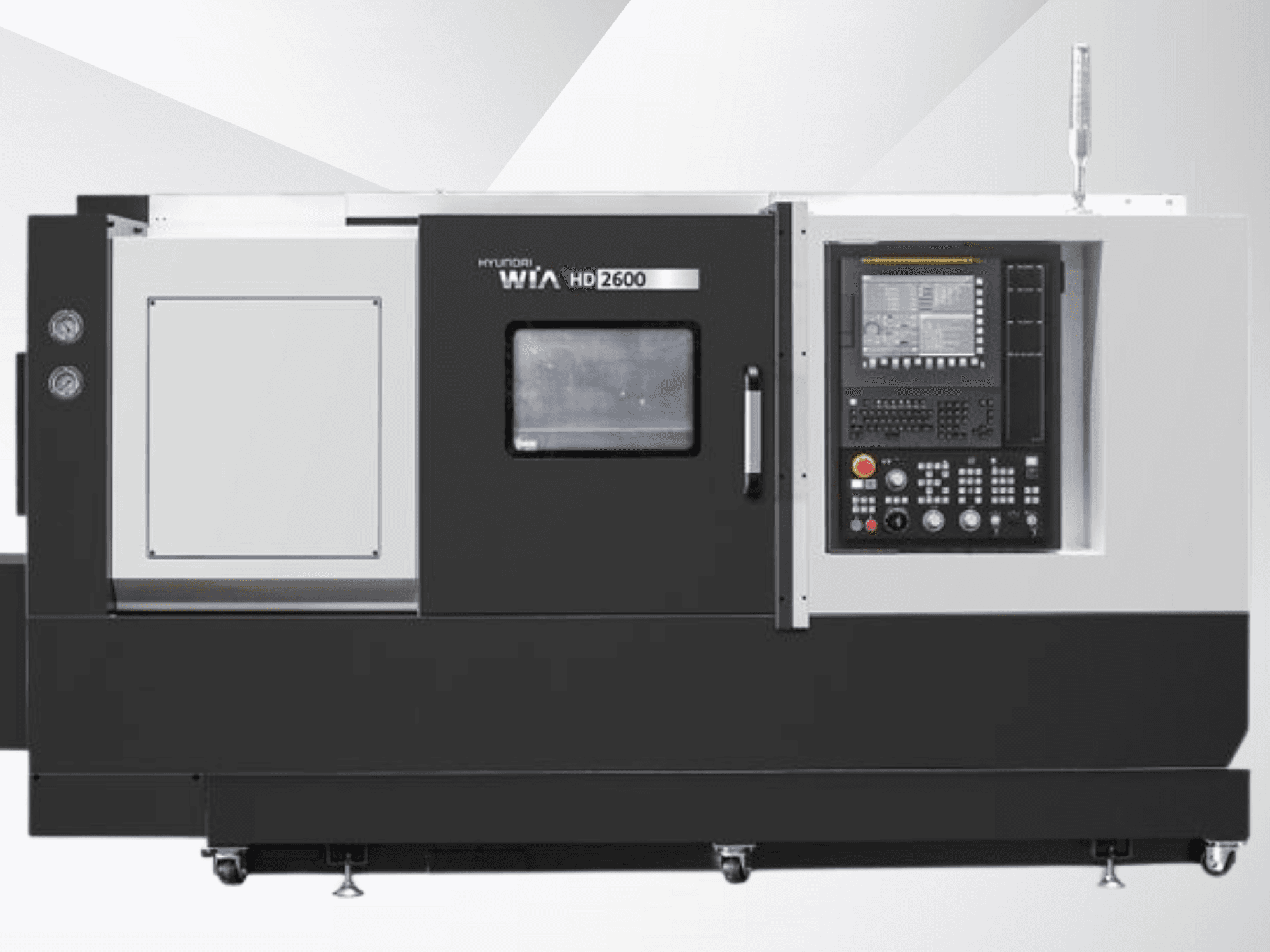 Hyundai WIA HD2600 CNC draaibank, vooraanzicht, met het bedieningspaneel met knoppen, scherm en gereedschapcompartiment.