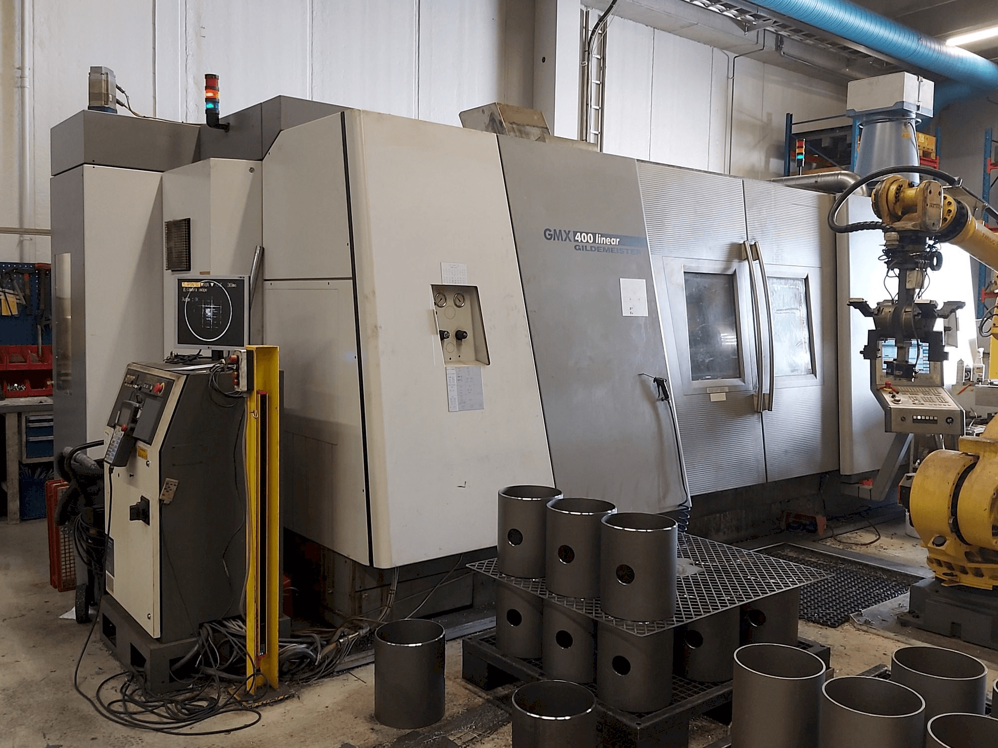 Vooraanzicht van Gildemeister GMX 400 Linear machine