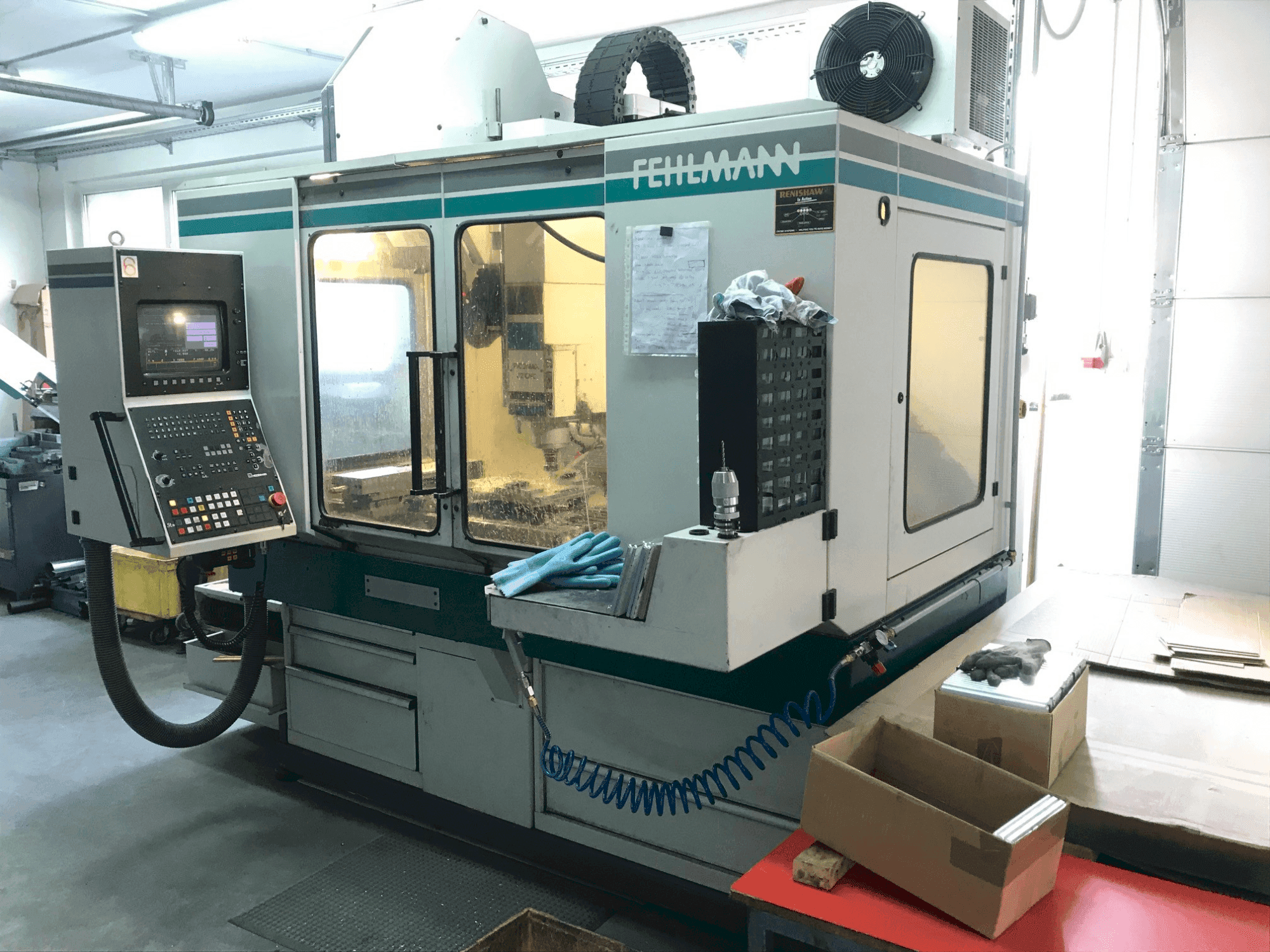 Vooraanzicht van FEHLMANN Picomax 82 CNC machine