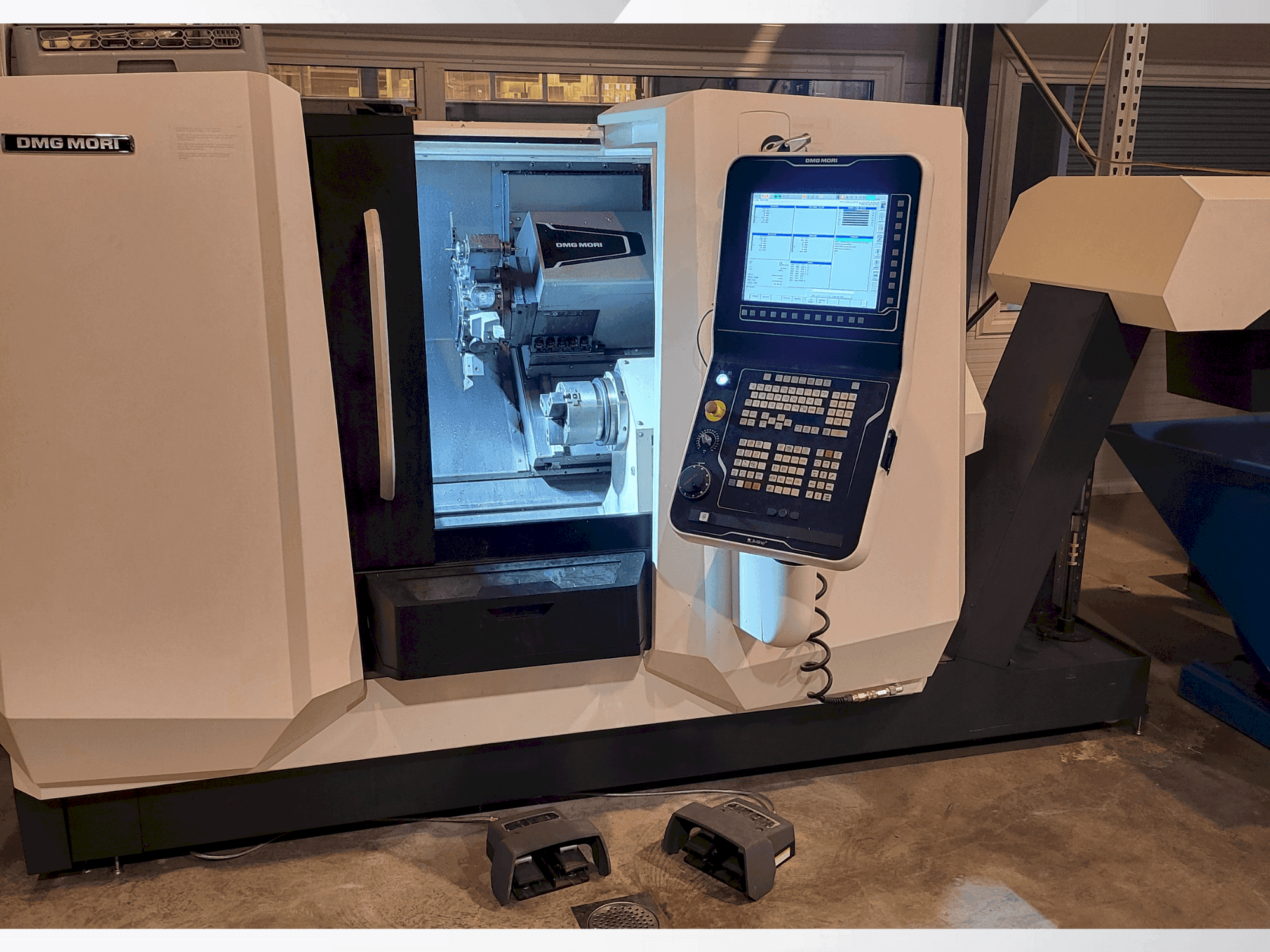 Vooraanzicht van DMG MORI CLX350 V6 machine