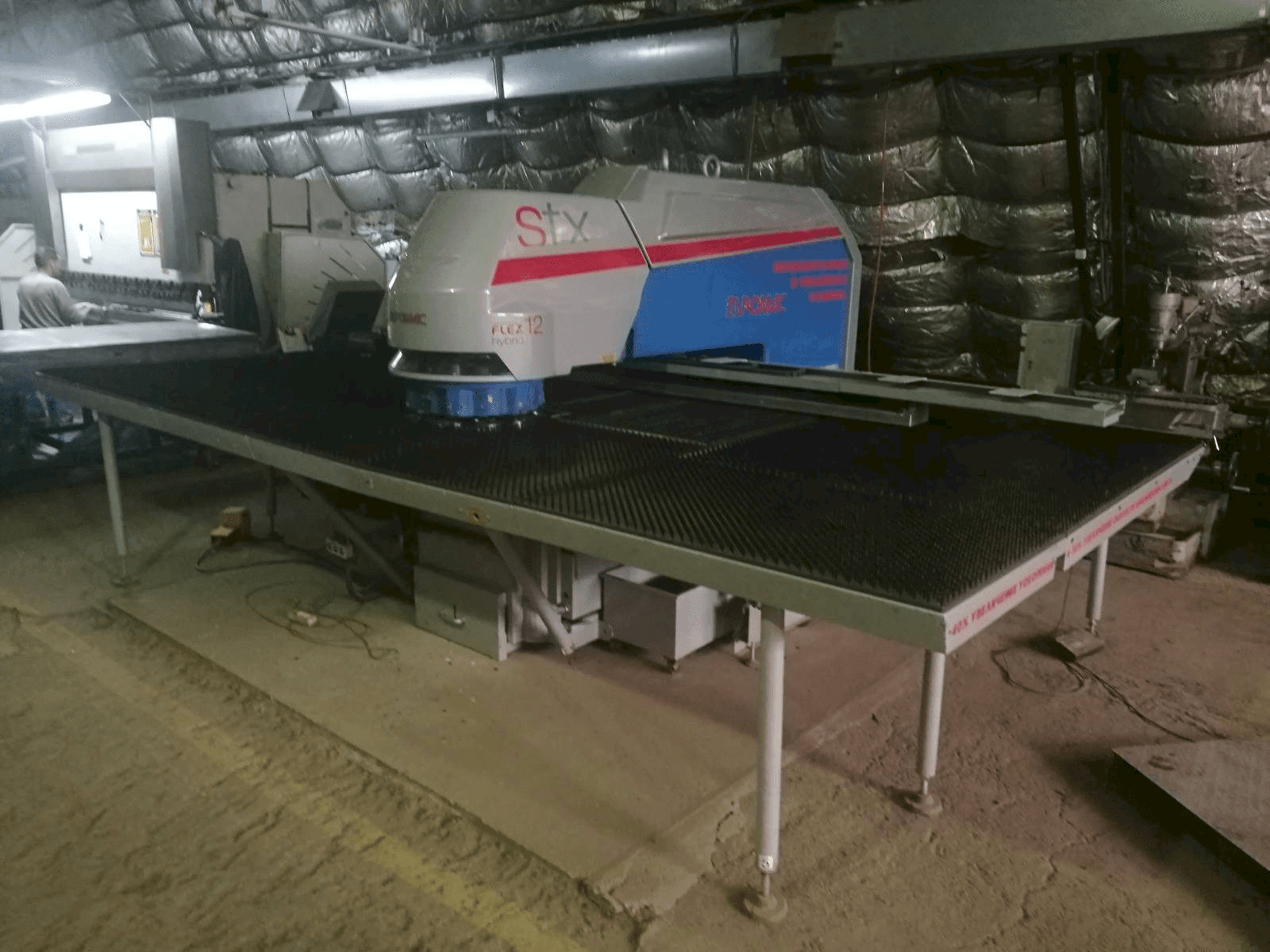 Vooraanzicht van Euromac STX Flex 12 machine