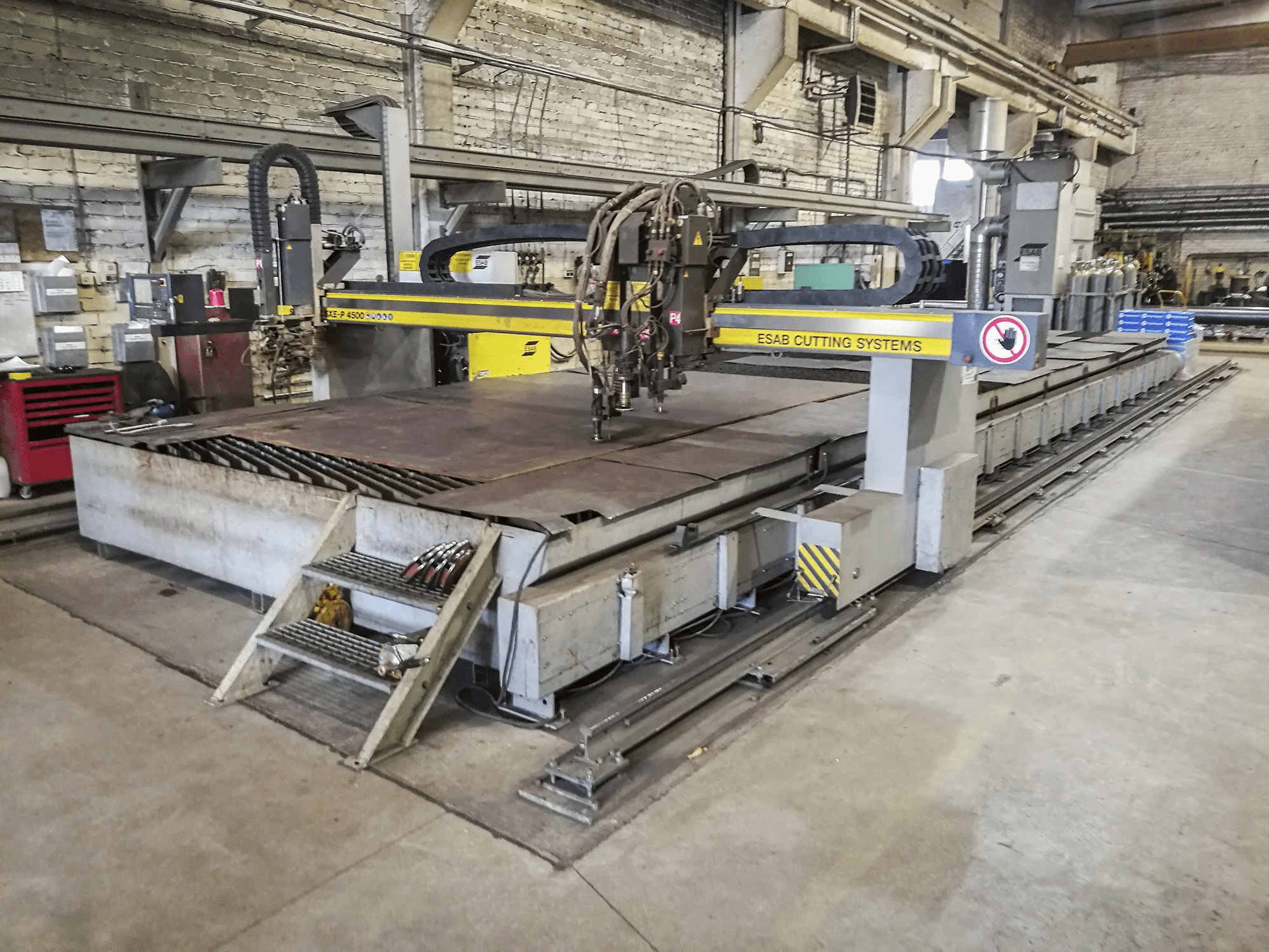 Recht aanzicht van ESAB SXE-P2 4500 machine