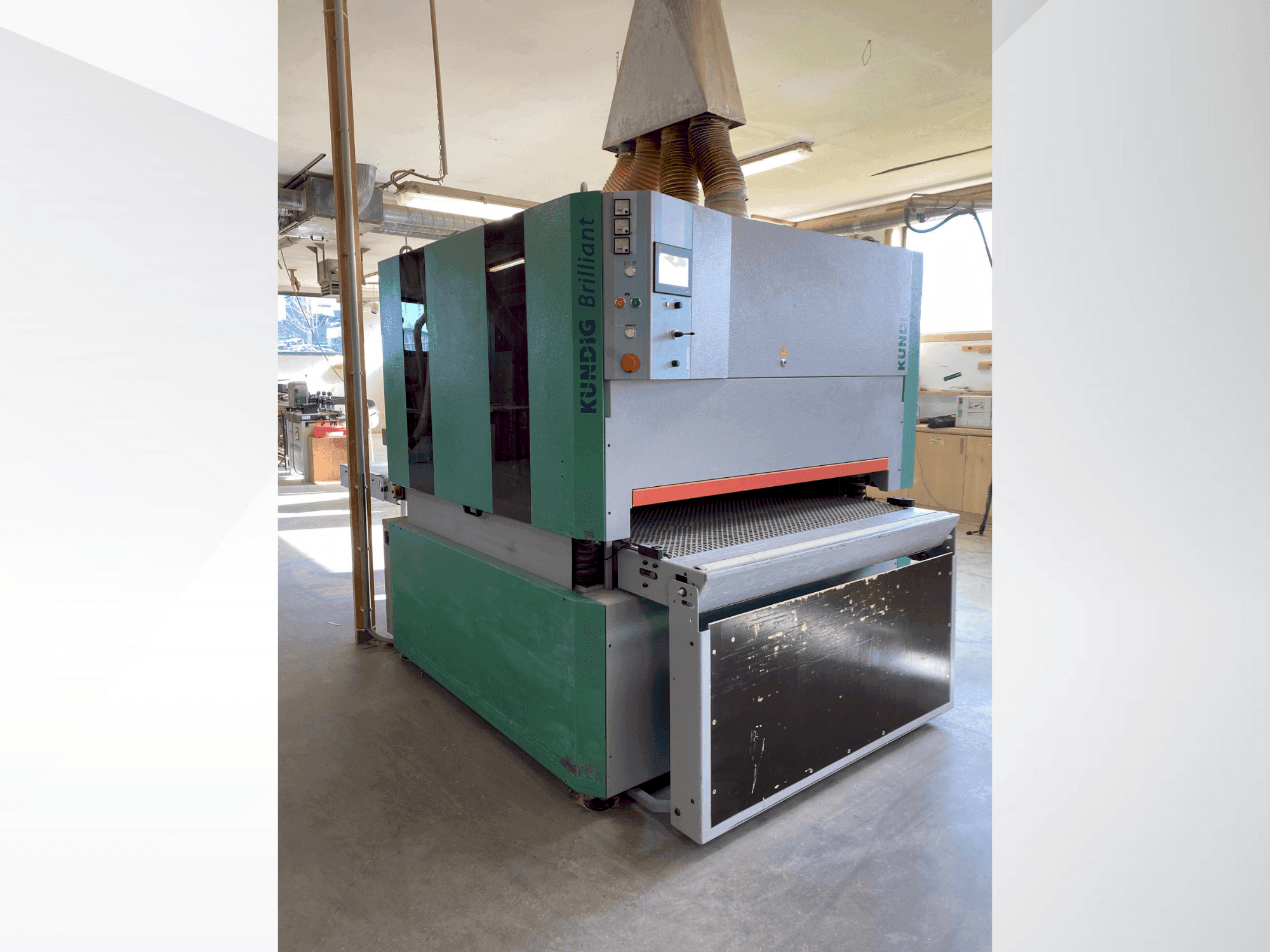 Vooraanzicht van Kundig Brilliant-3 1300mm-RRPd machine