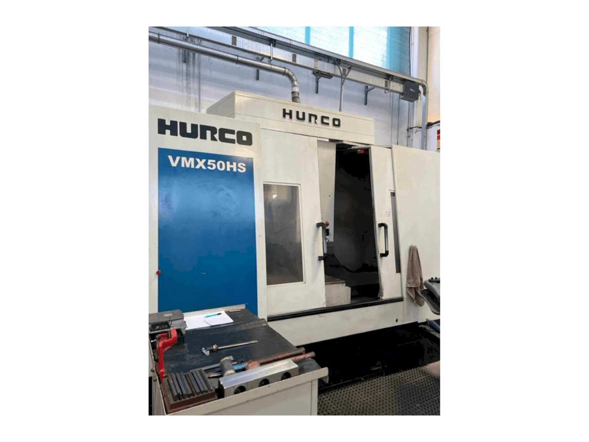 Vooraanzicht van Hurco VMX 50 HS machine
