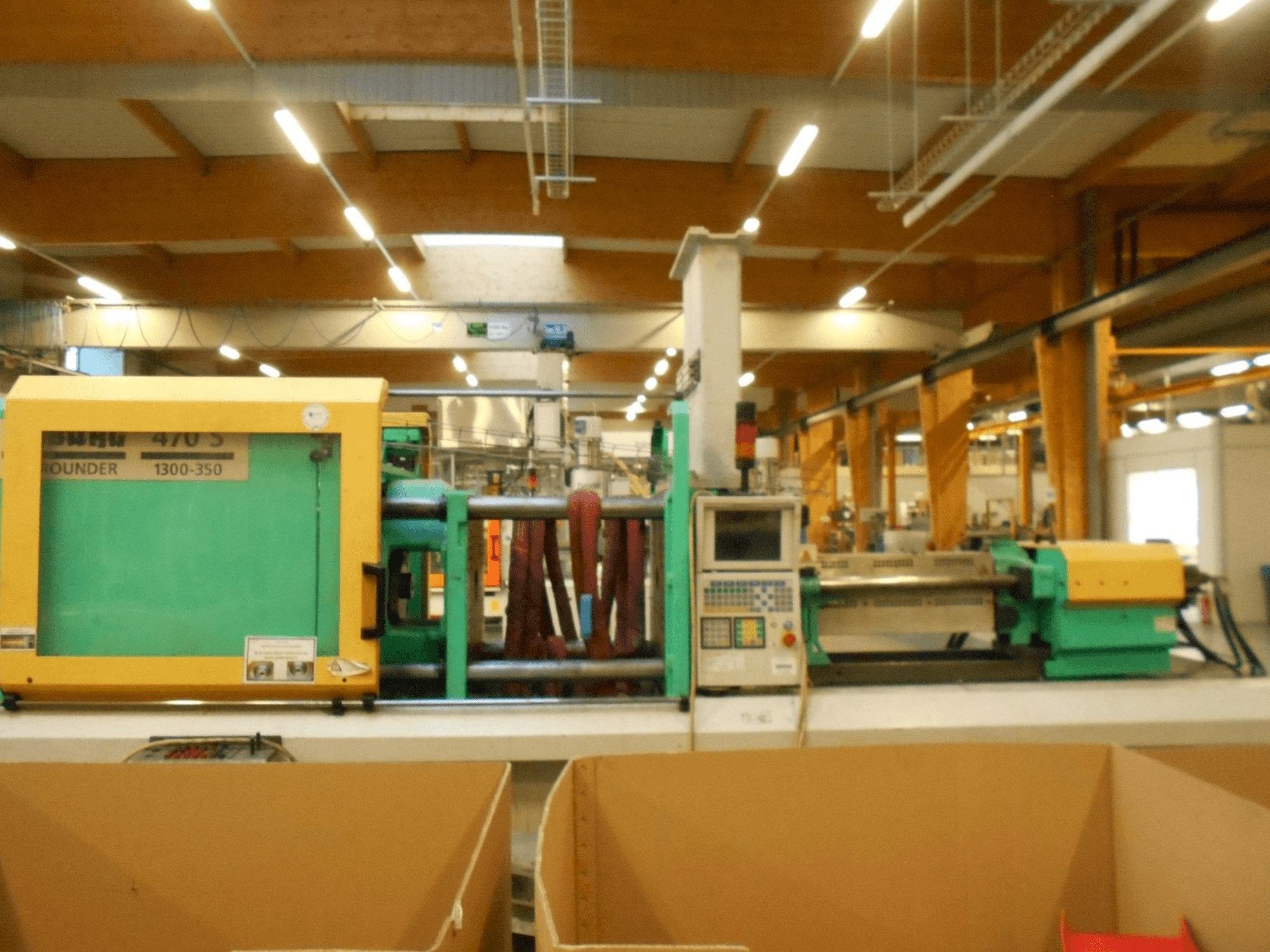 Vooraanzicht van Arburg Allrounder 470 S 1300-350 machine