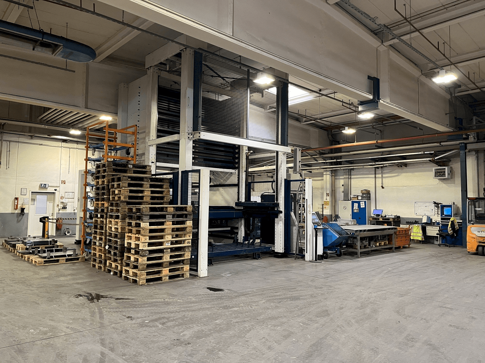 Vooraanzicht van TRUMPF TruLaser 3030 L20 / Tru Store 3030 machine