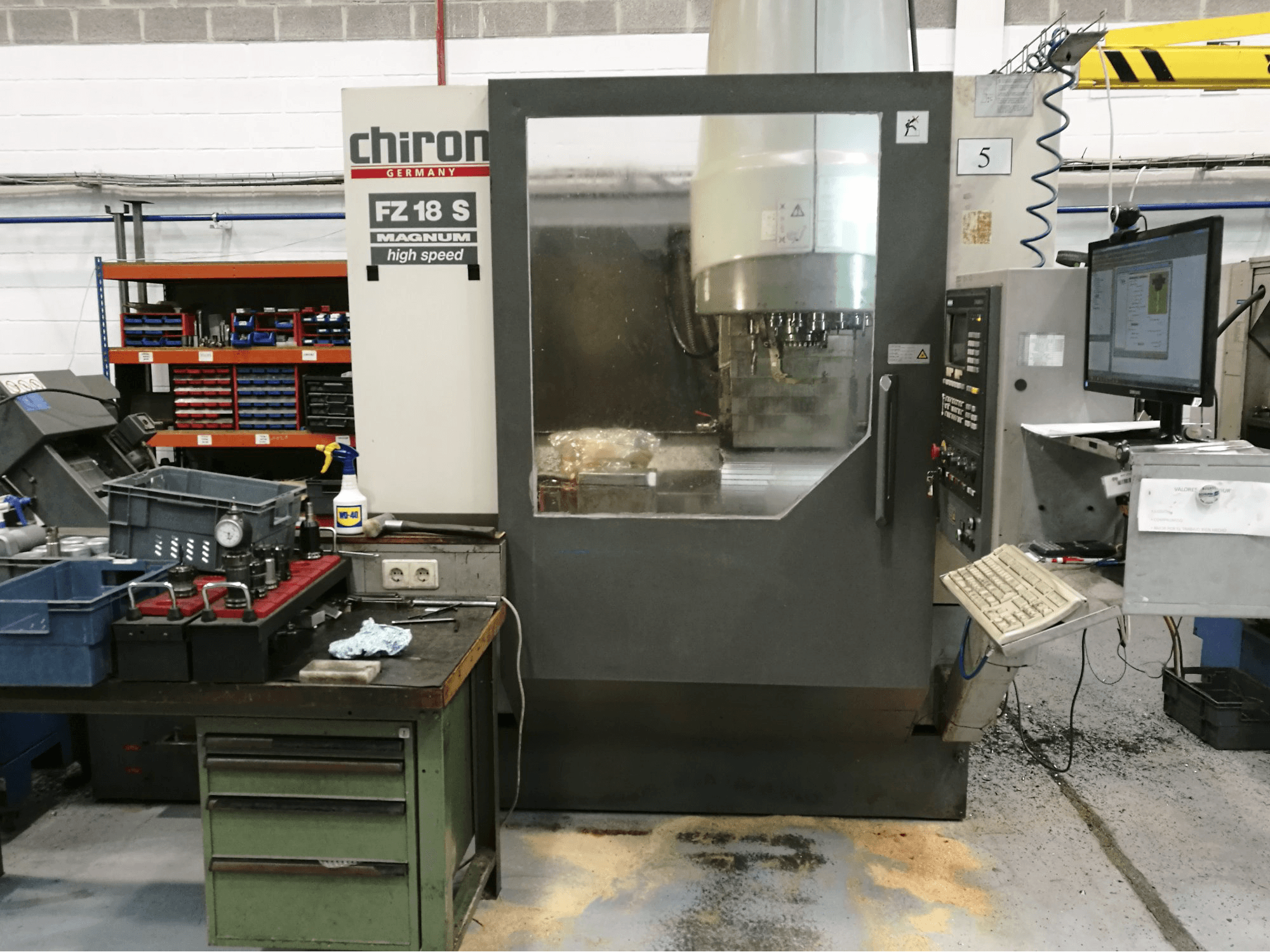 Vooraanzicht van Chiron FZ18 S Magnum machine