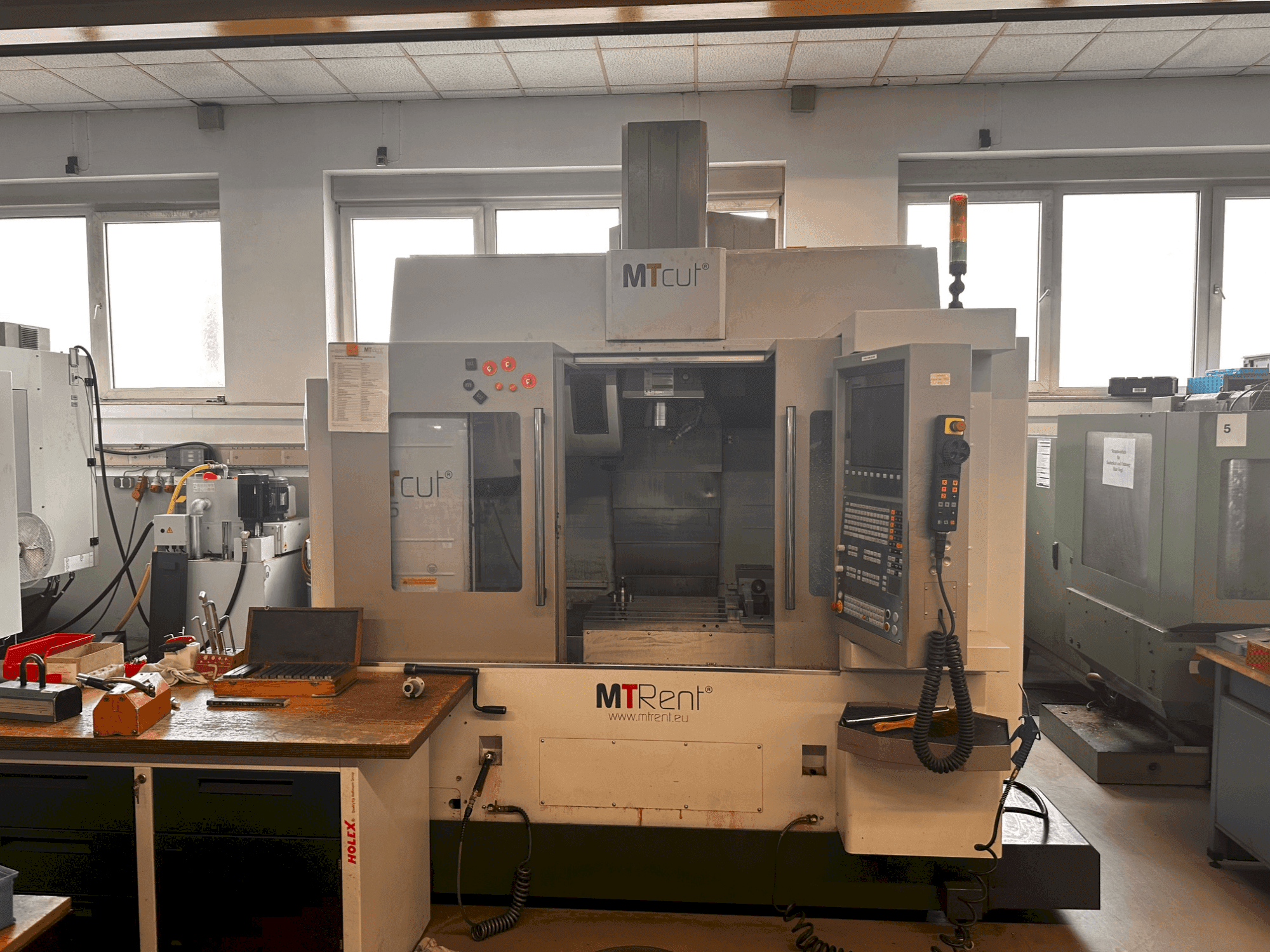 Vooraanzicht van MTcut EVO V85 machine