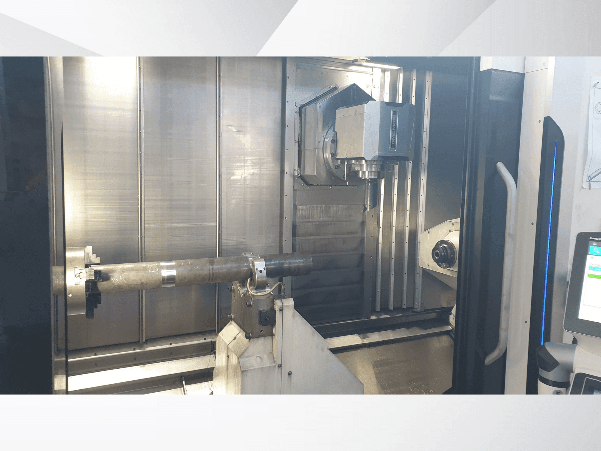 Vooraanzicht van DMG MORI NTX 2500/1500 machine