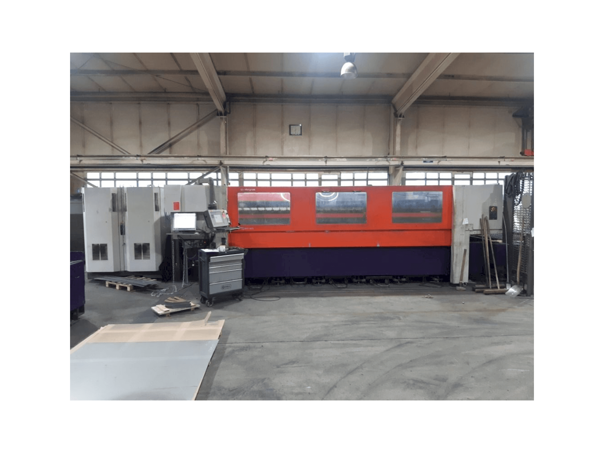 Vooraanzicht van Bystronic Bystar 4020 machine