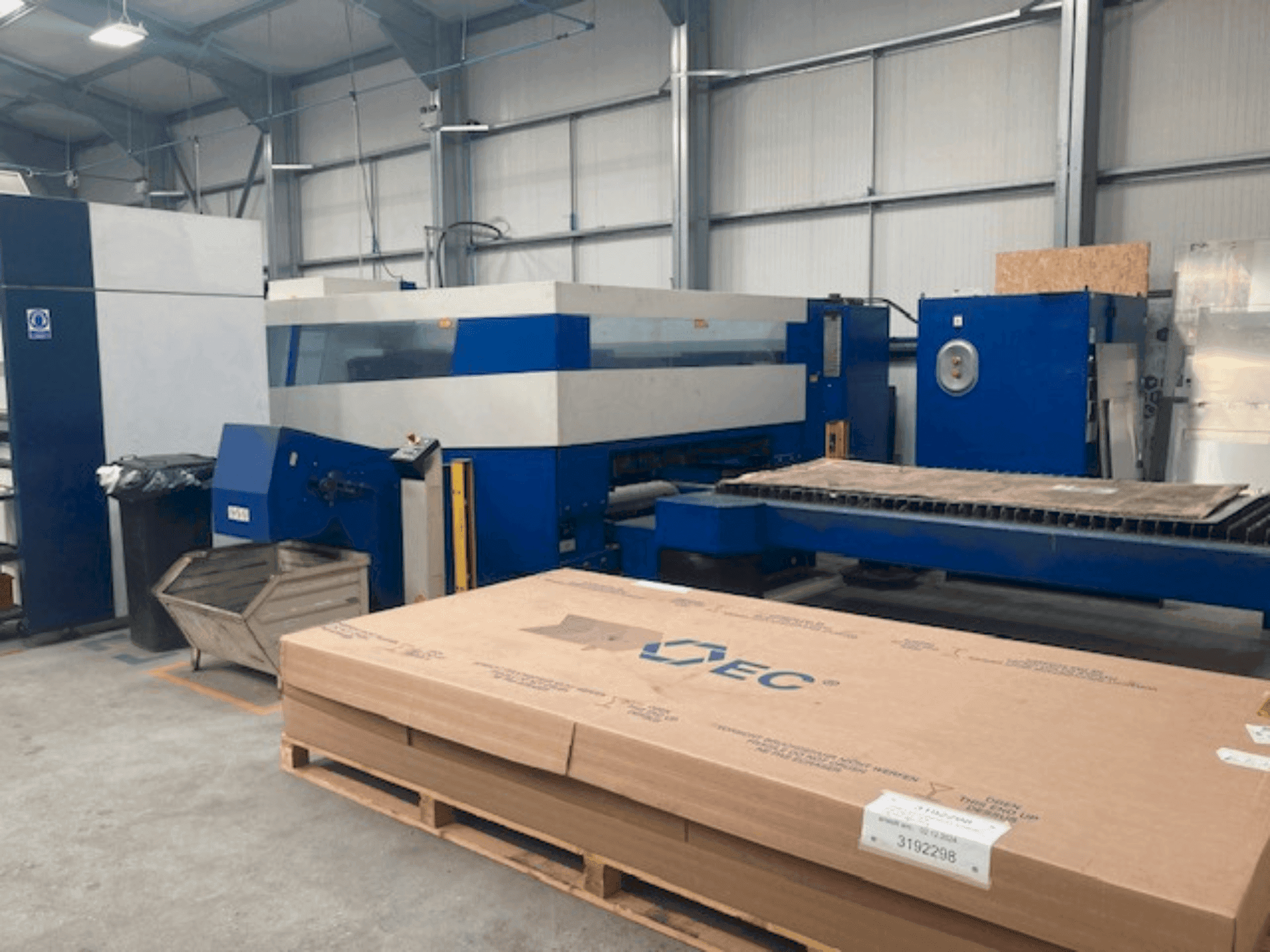 Vooraanzicht van TRUMPF Trulaser 5030 machine