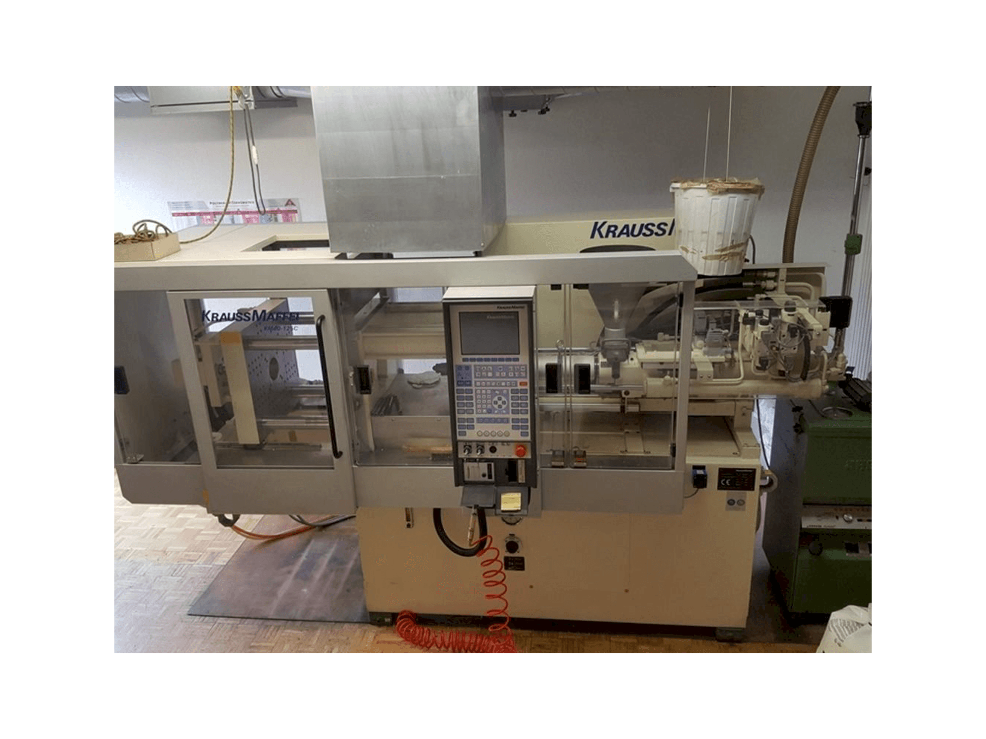 Vooraanzicht van Krauss Maffei 40-125 C Winner machine