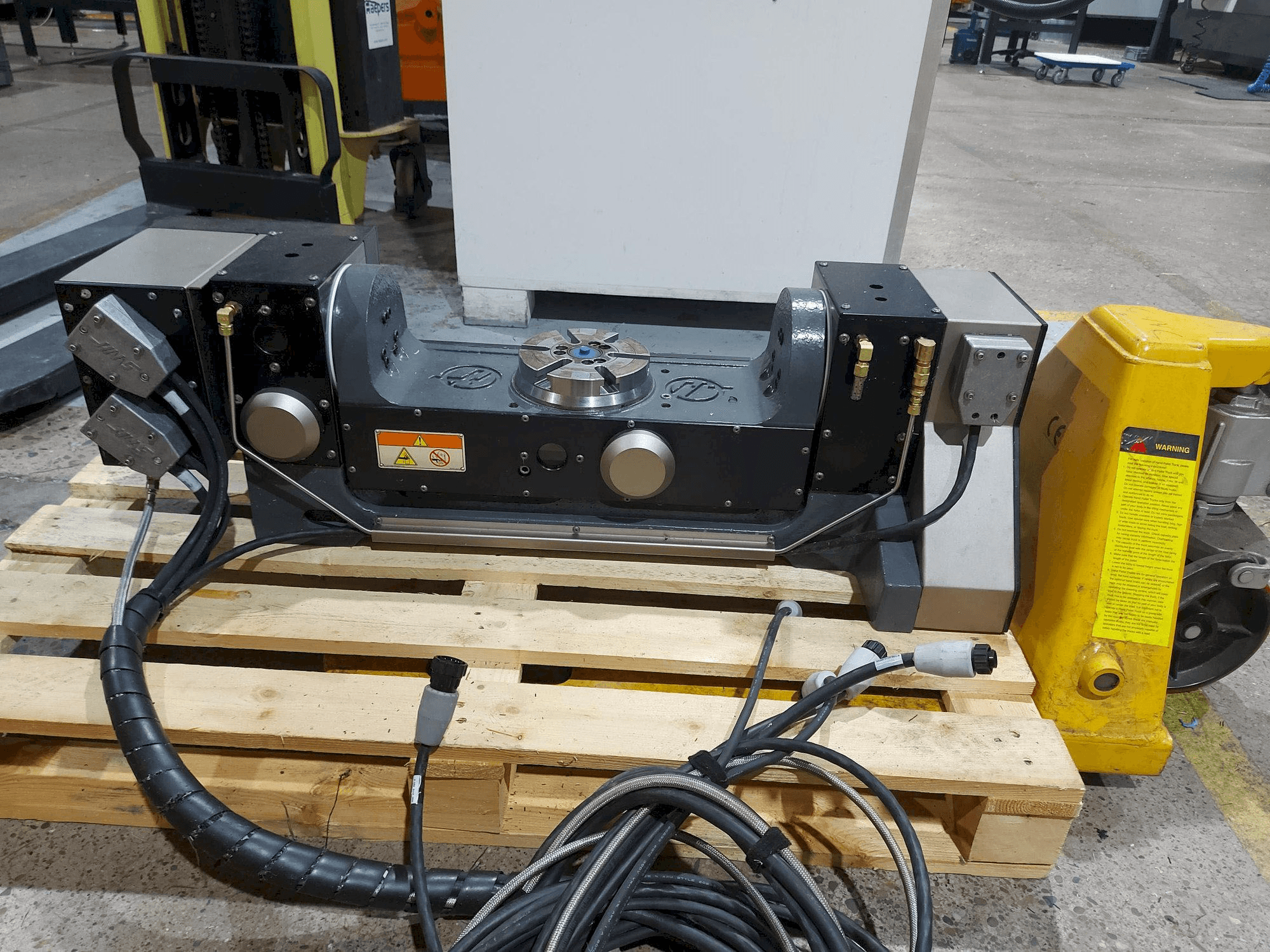 Vooraanzicht van HAAS TR160 machine