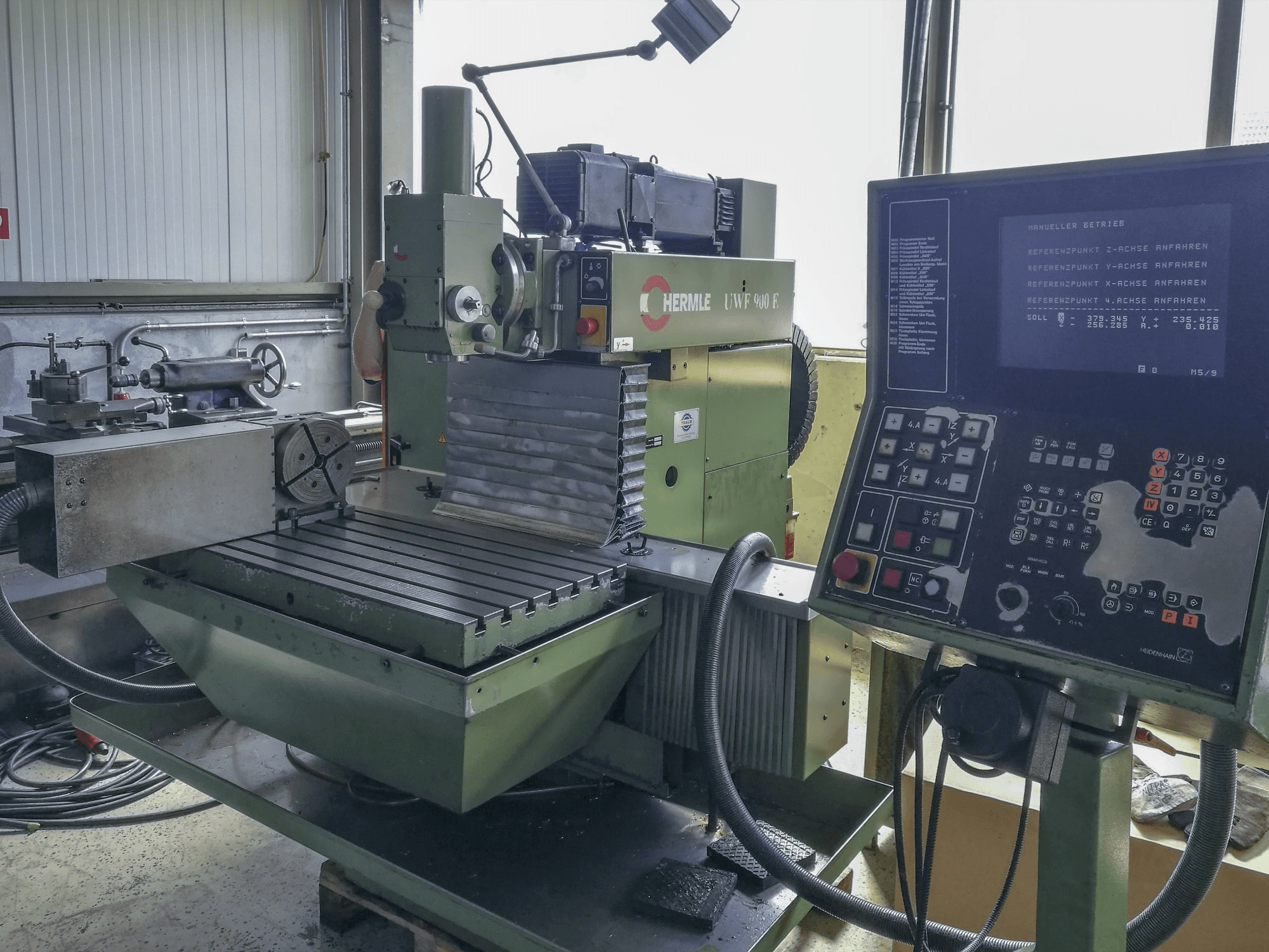 Recht aanzicht 1 van HERMLE UWF 900 E machine