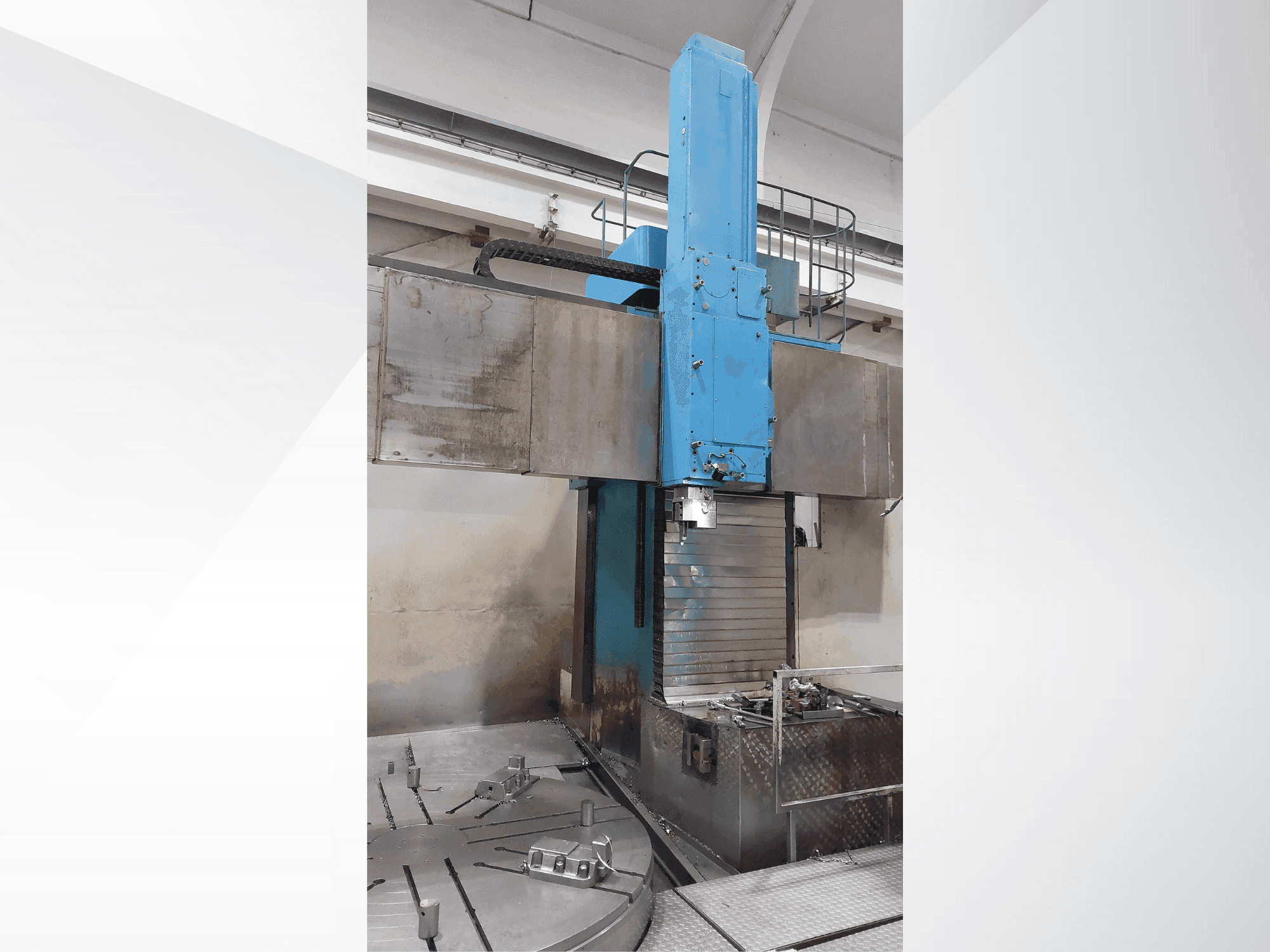 Vooraanzicht van CKD SKJ 25/50 CNC machine