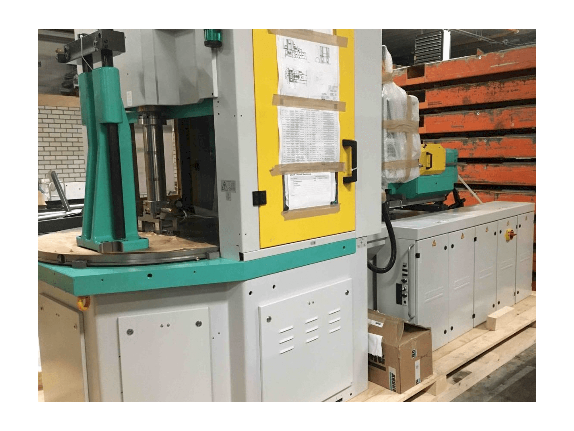 Vooraanzicht van Arburg ALLROUNDER 1200 t 1000 - 400 machine