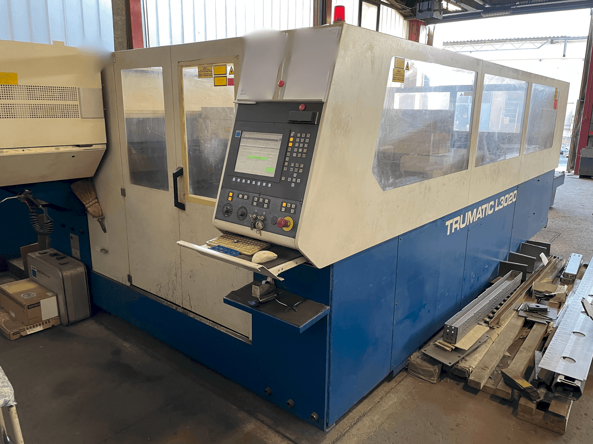 Vooraanzicht van TRUMPF Trumatic TC L3020 machine