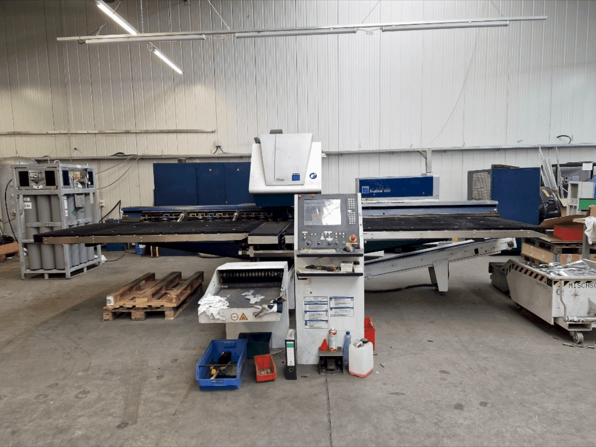Vooraanzicht van TRUMPF TruMatic 3000 Fiber machine